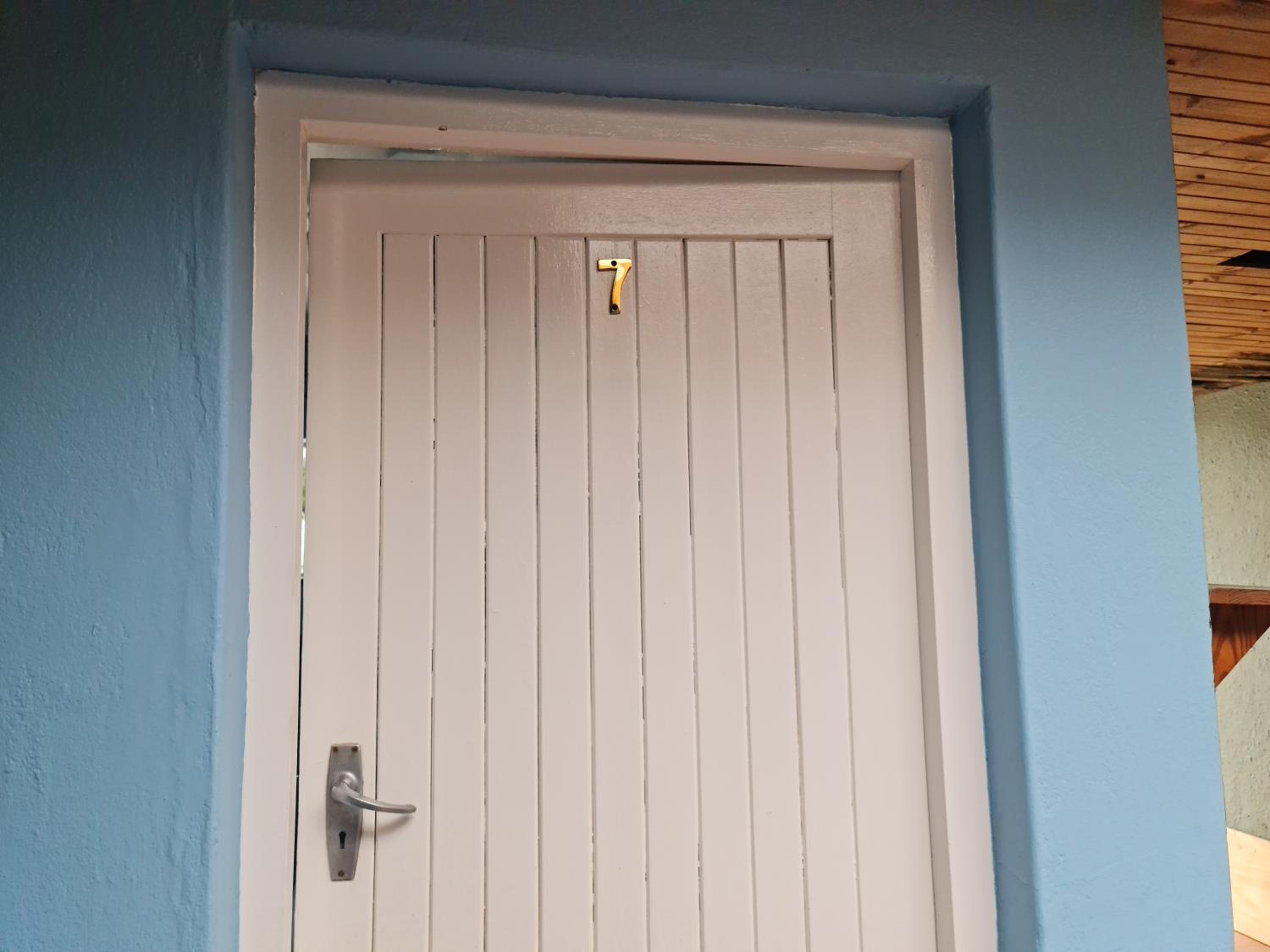 Double Room (1 Adult + 1 Child) - Photo 6