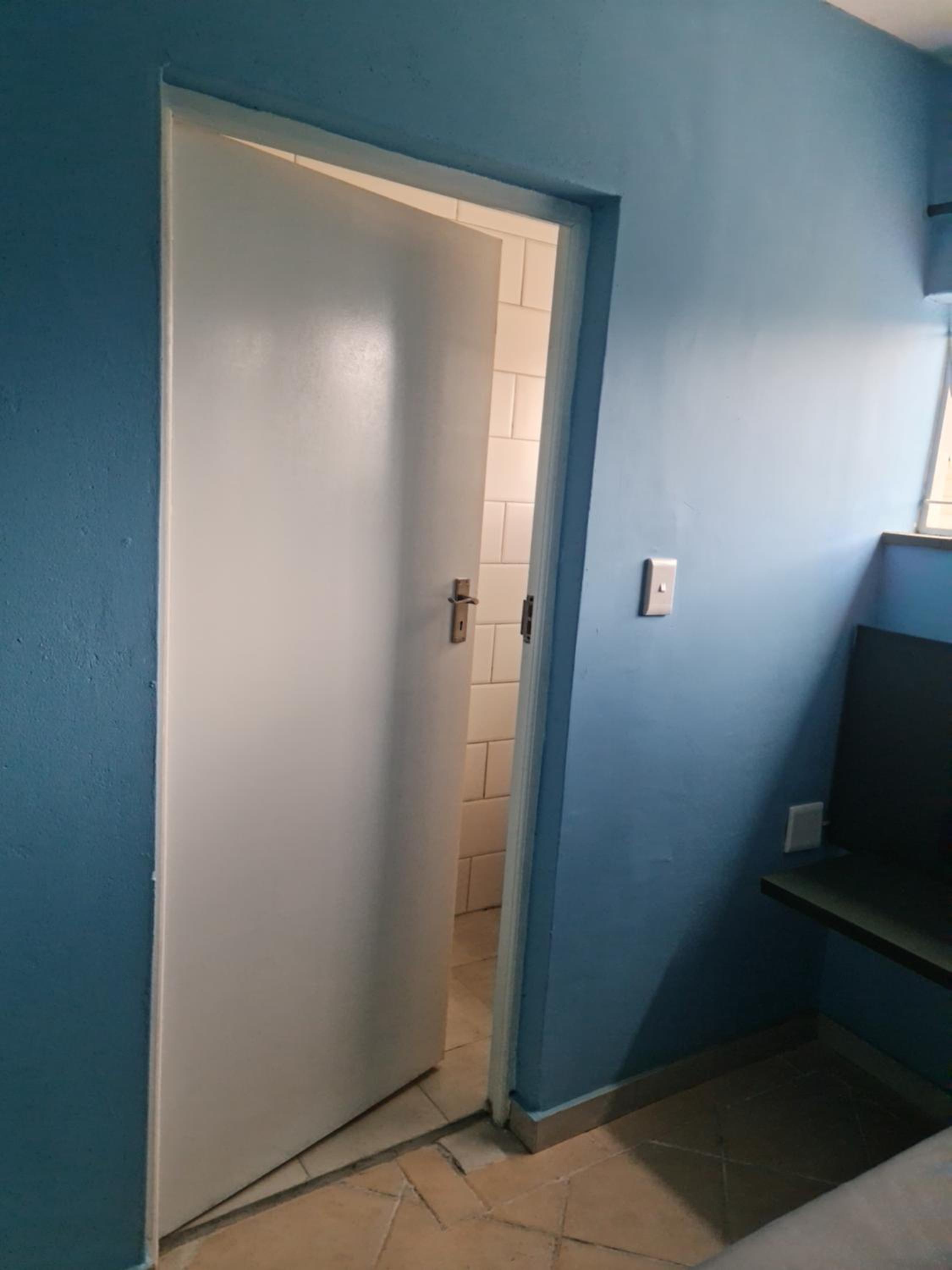 Double Room (1 Adult + 1 Child) - Photo 5