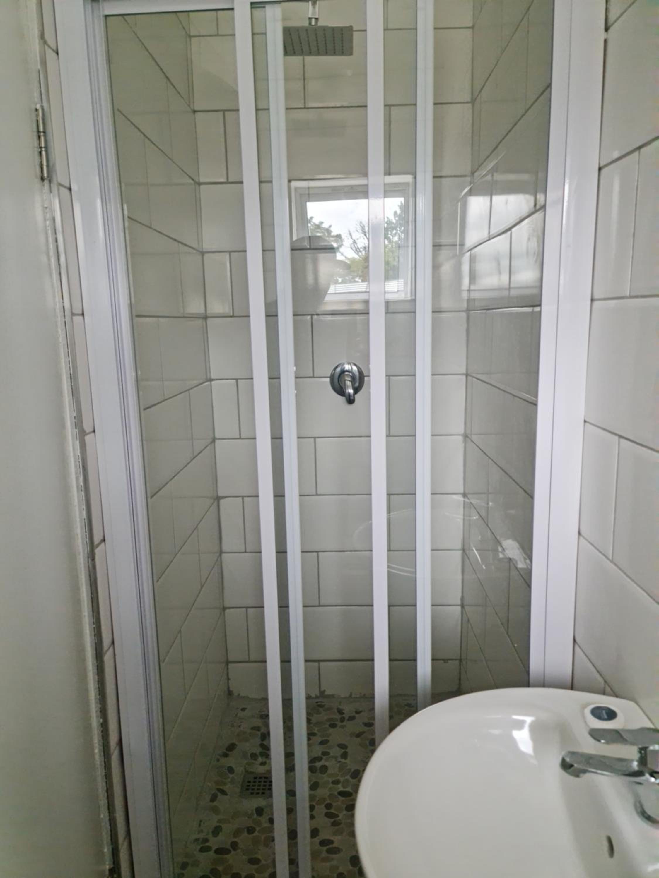 Double Room (1 Adult + 1 Child) - Photo 4
