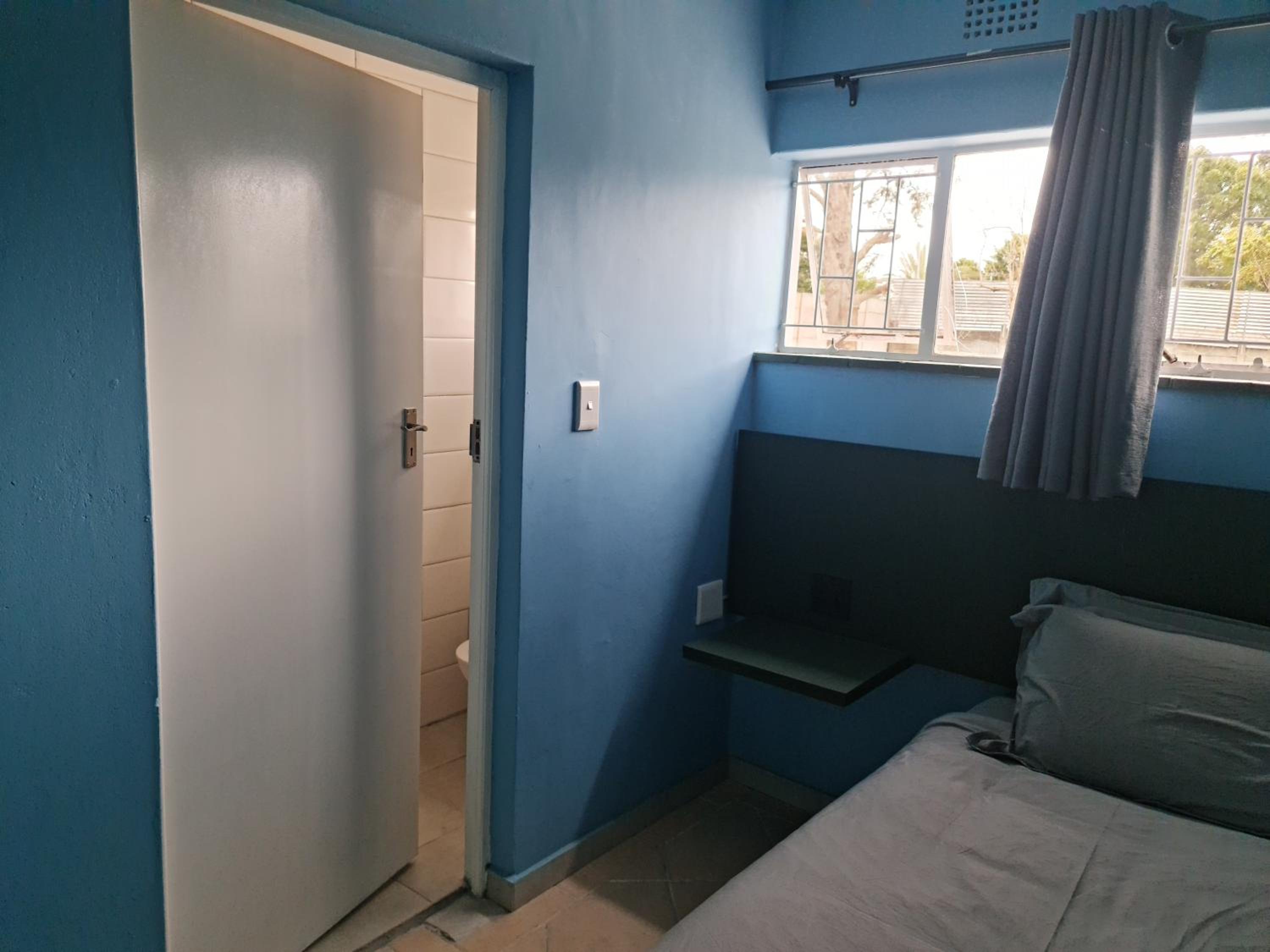 Double Room (1 Adult + 1 Child) - Photo 8