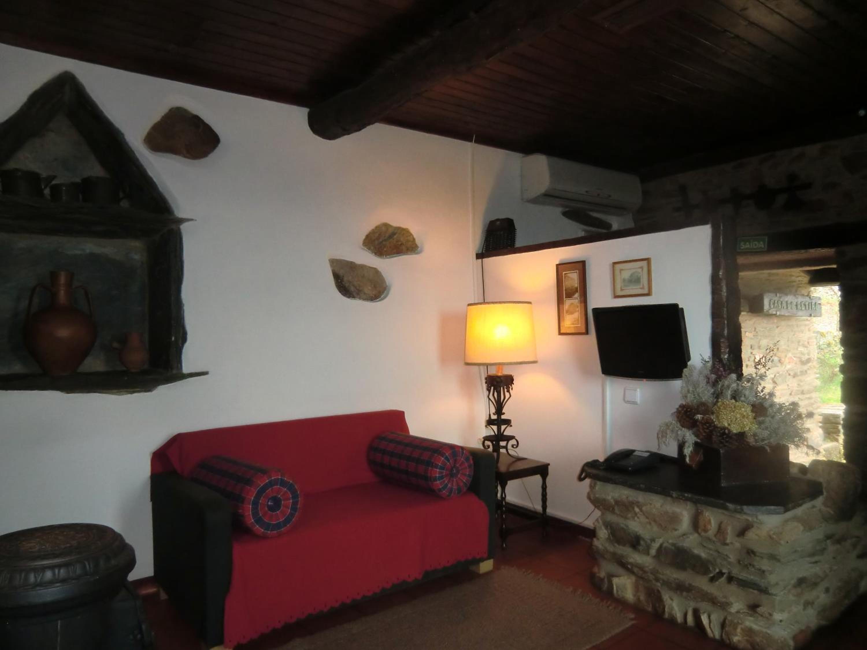 One-Bedroom House - Photo 11
