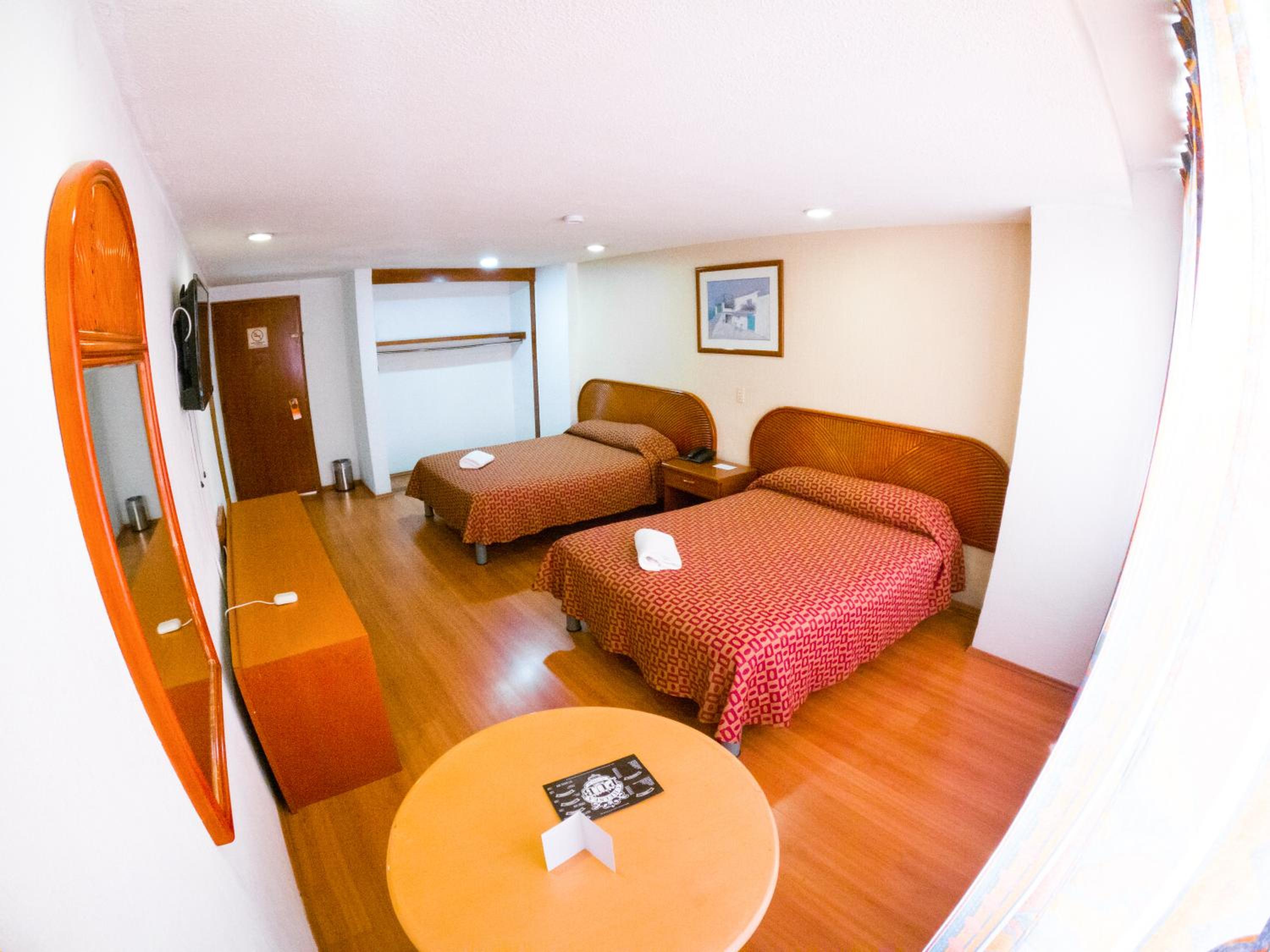 Double Room with Two Double Beds - Photo 3