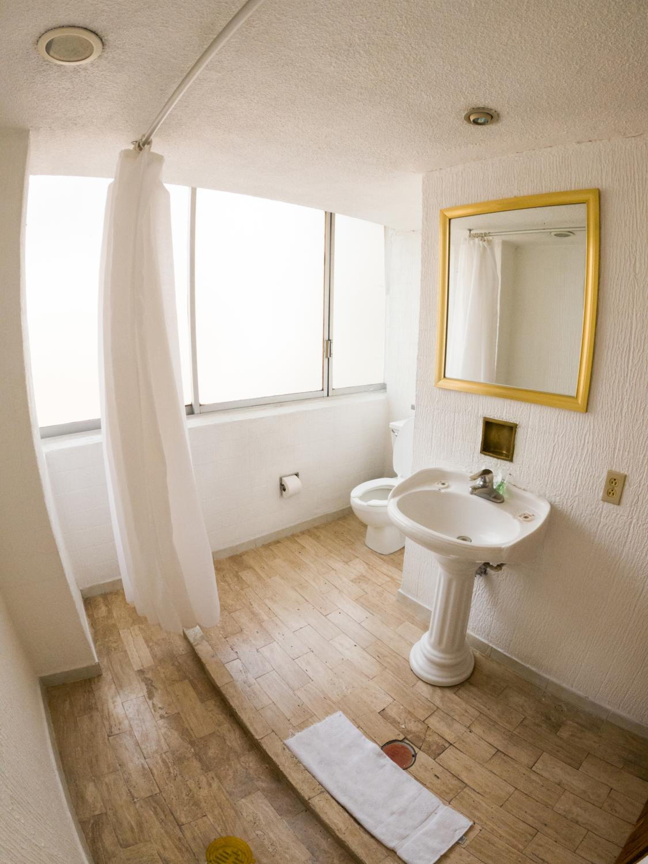 Double Room - Photo 7