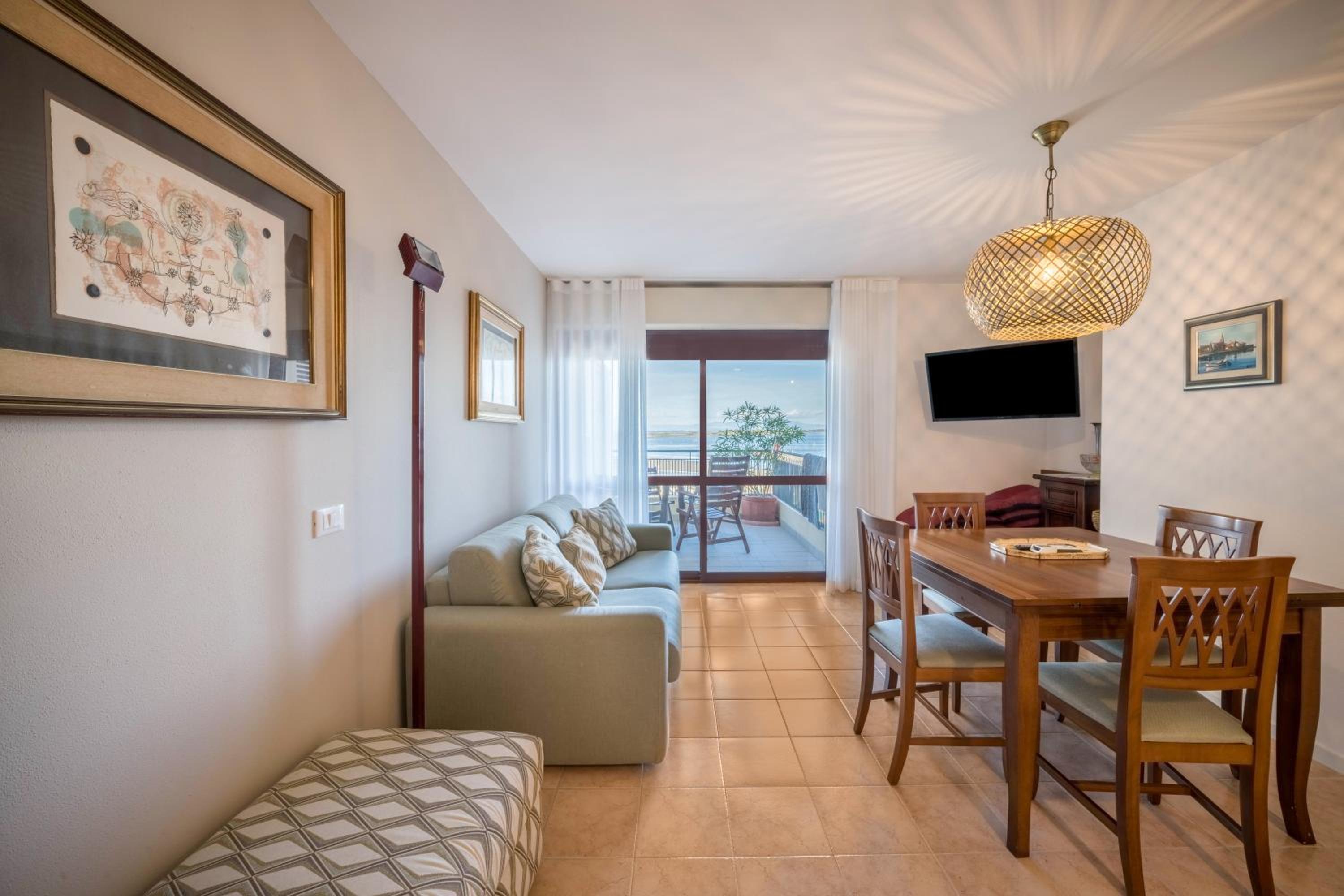 Two-Bedroom Deluxe Apartment with Ocean View