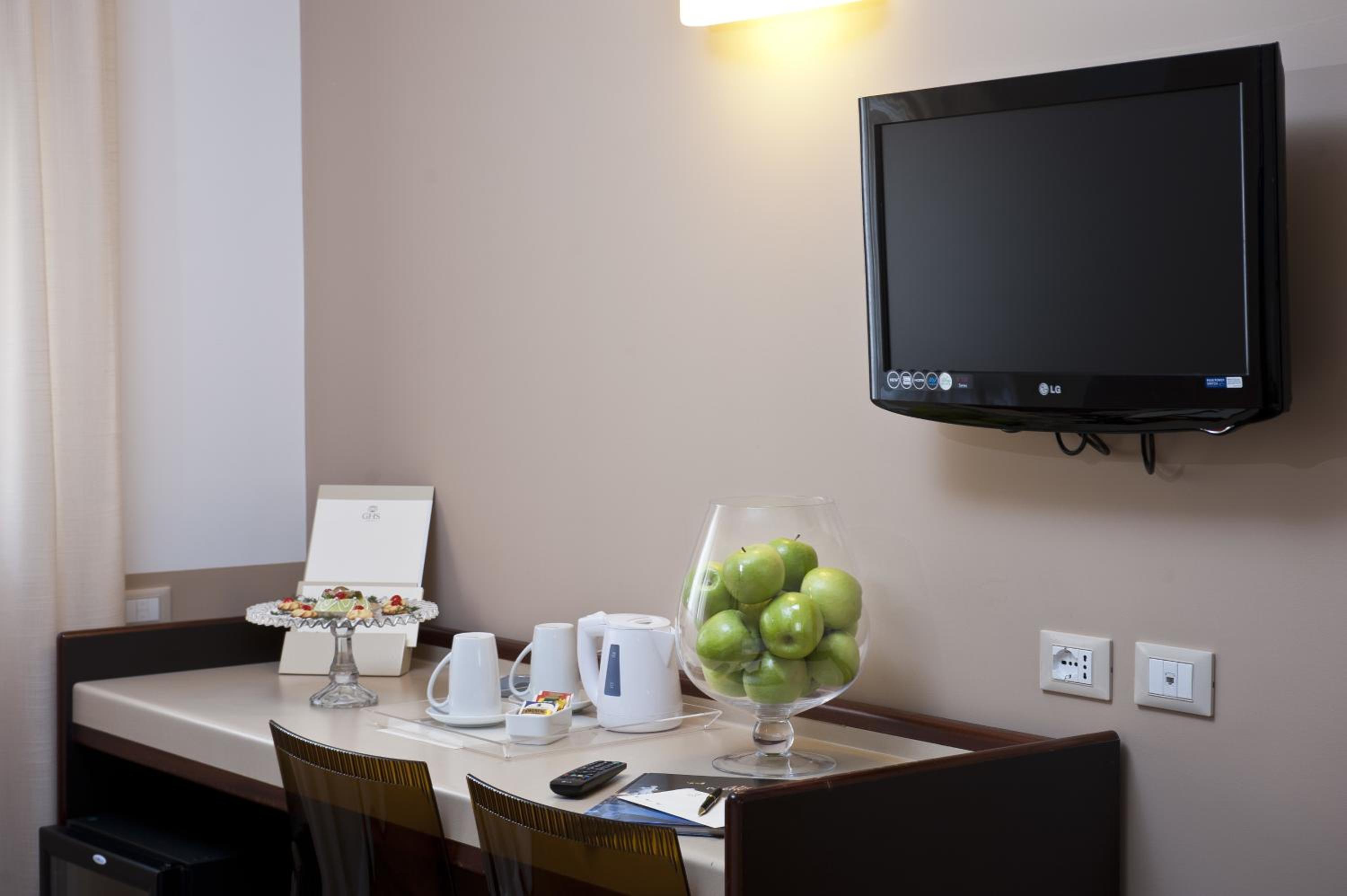 Standard Double Room - Photo 5