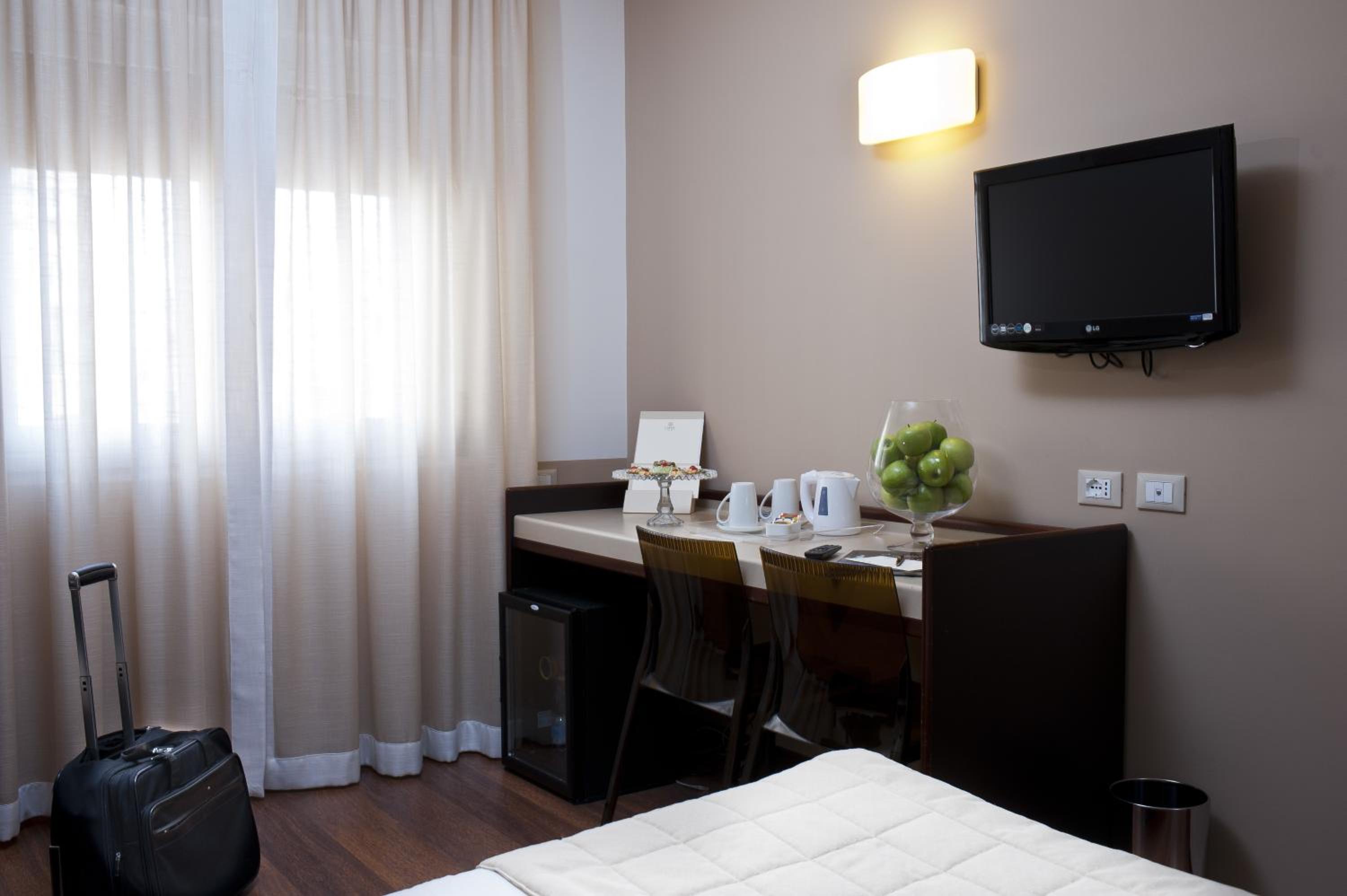 Standard Double Room - Photo 6
