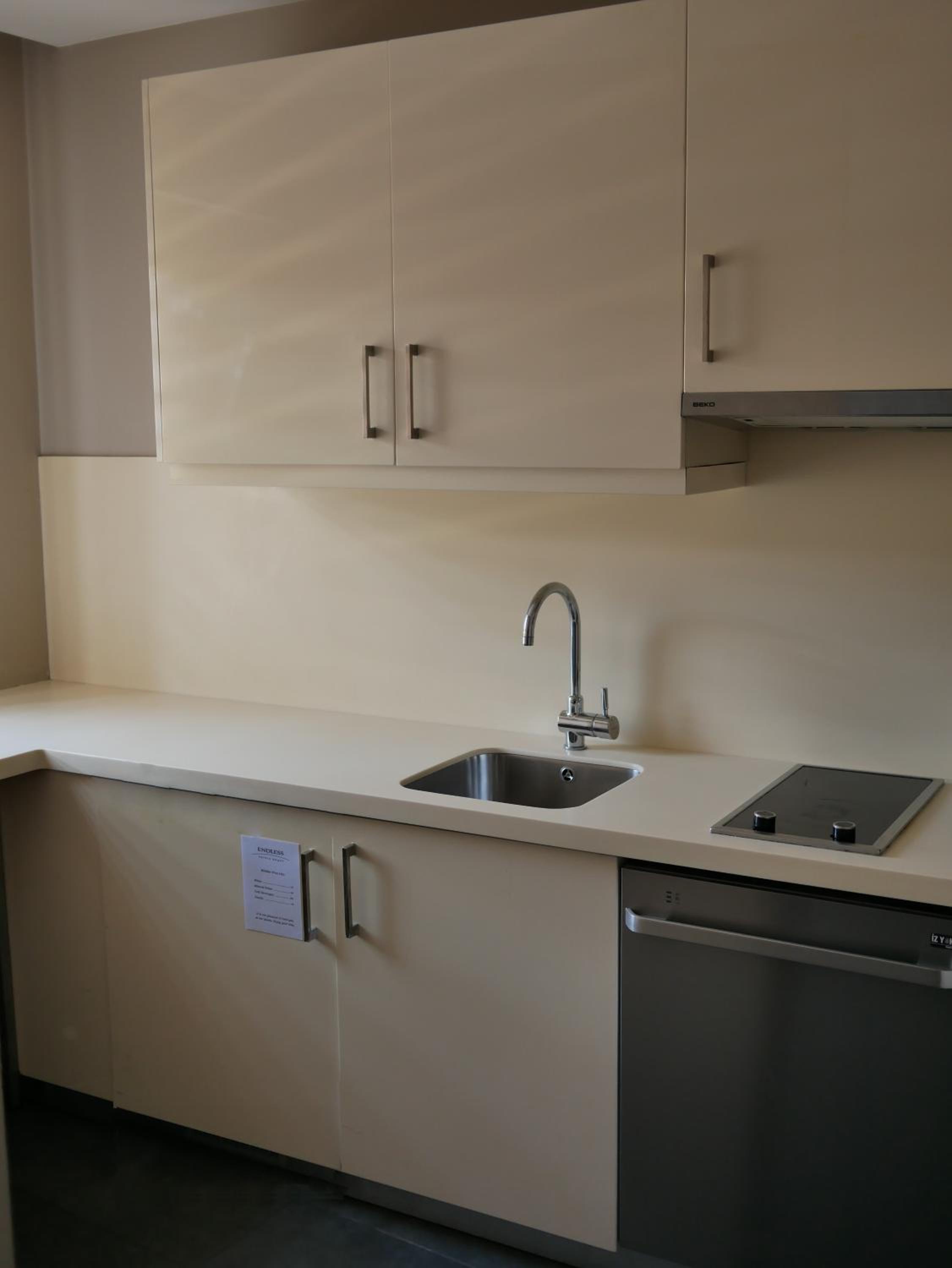 Deluxe Suite with Kitchen photo 3