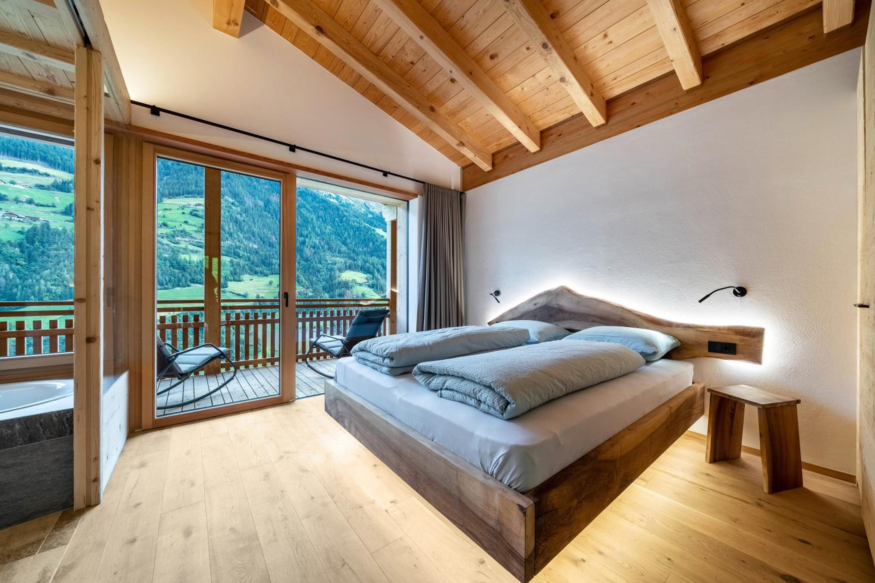 One-Bedroom Apartment with Garden View