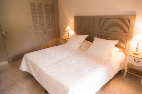 Double or Twin Room with Private Bathroom photo 3