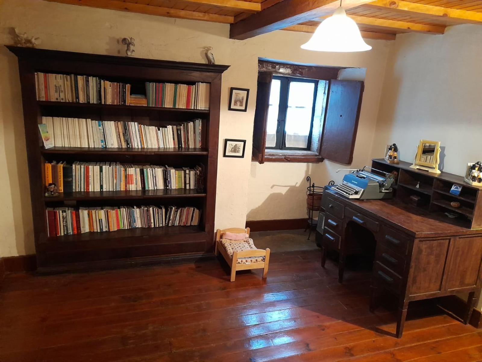 Twin Room - Photo 19