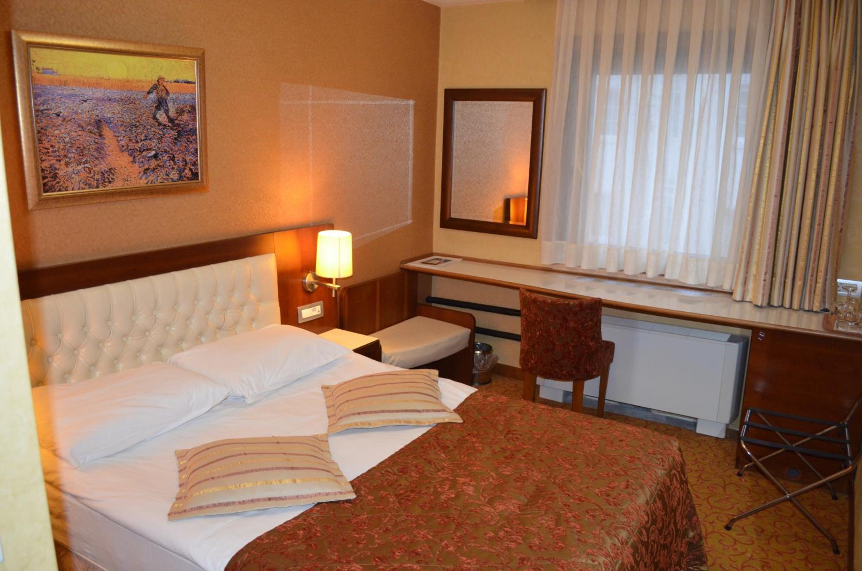 Single Room photo 2