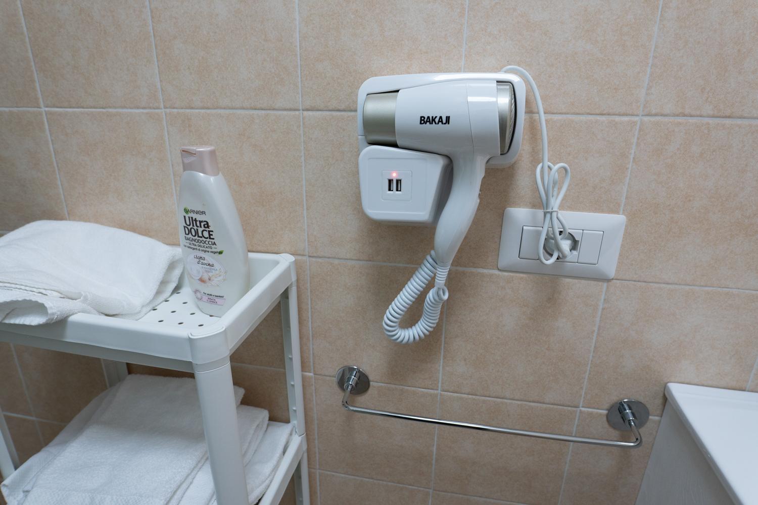 Triple Room with Private Bathroom photo 3