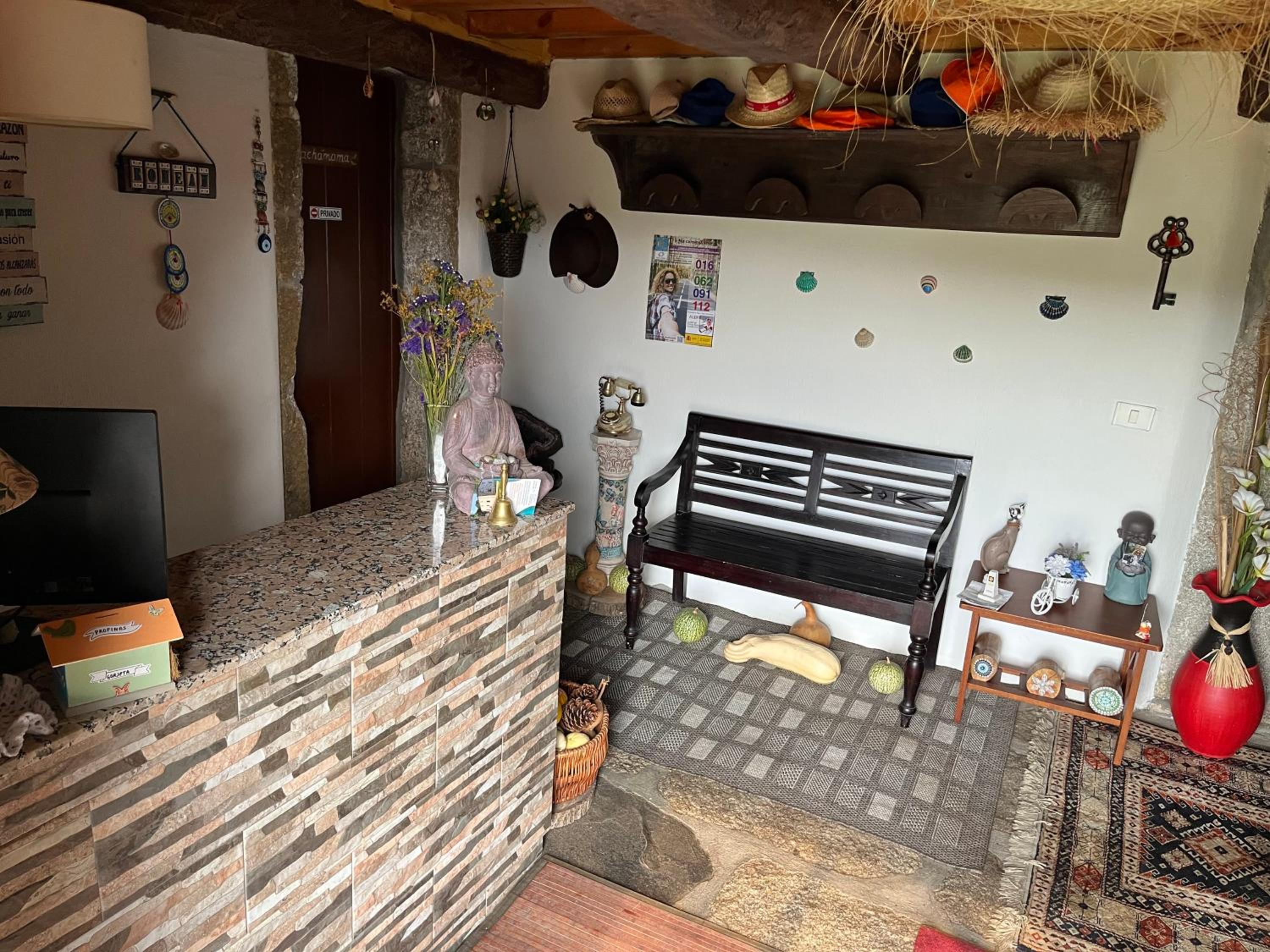 Twin Room - Photo 9
