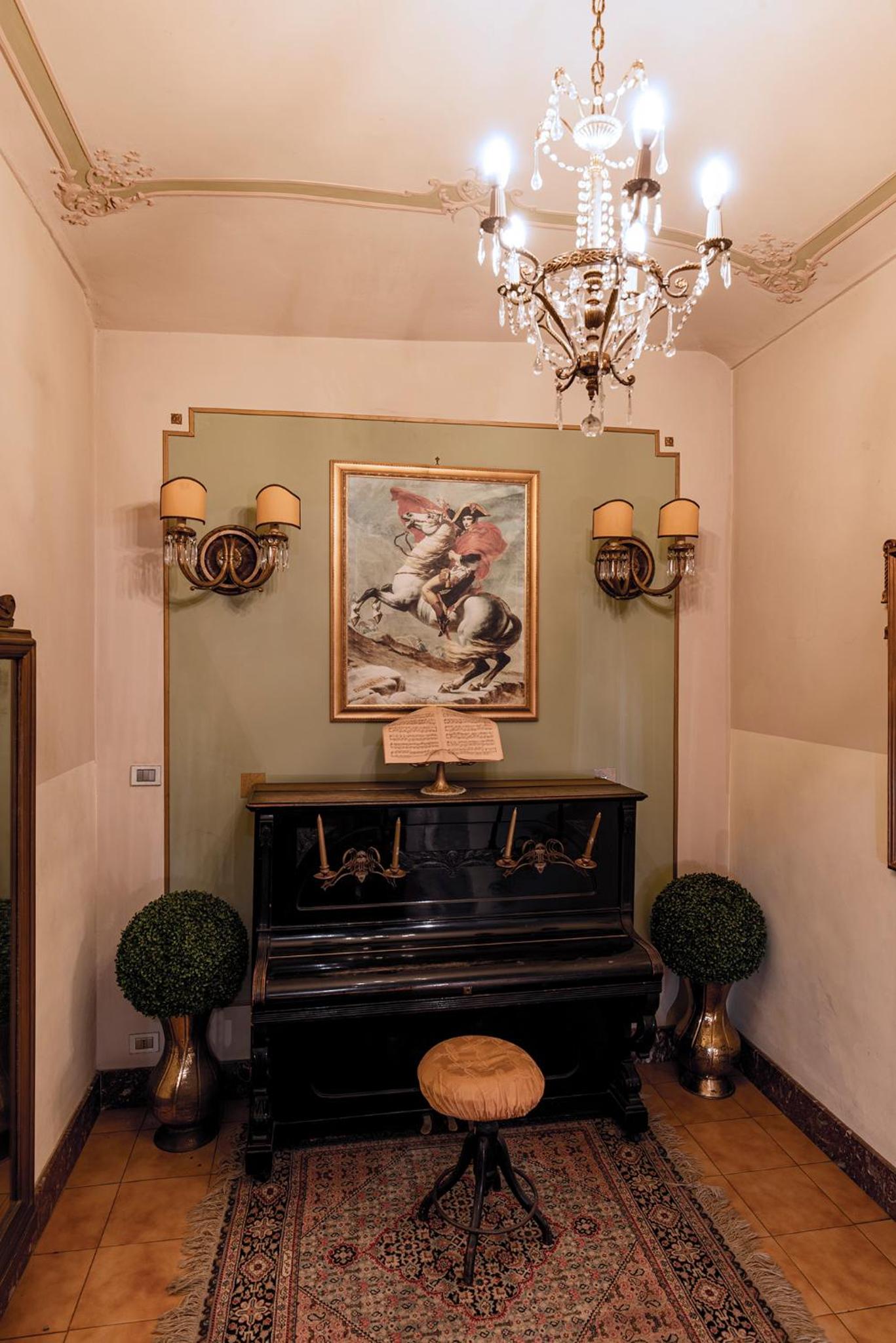 Deluxe Suite - Photo 5