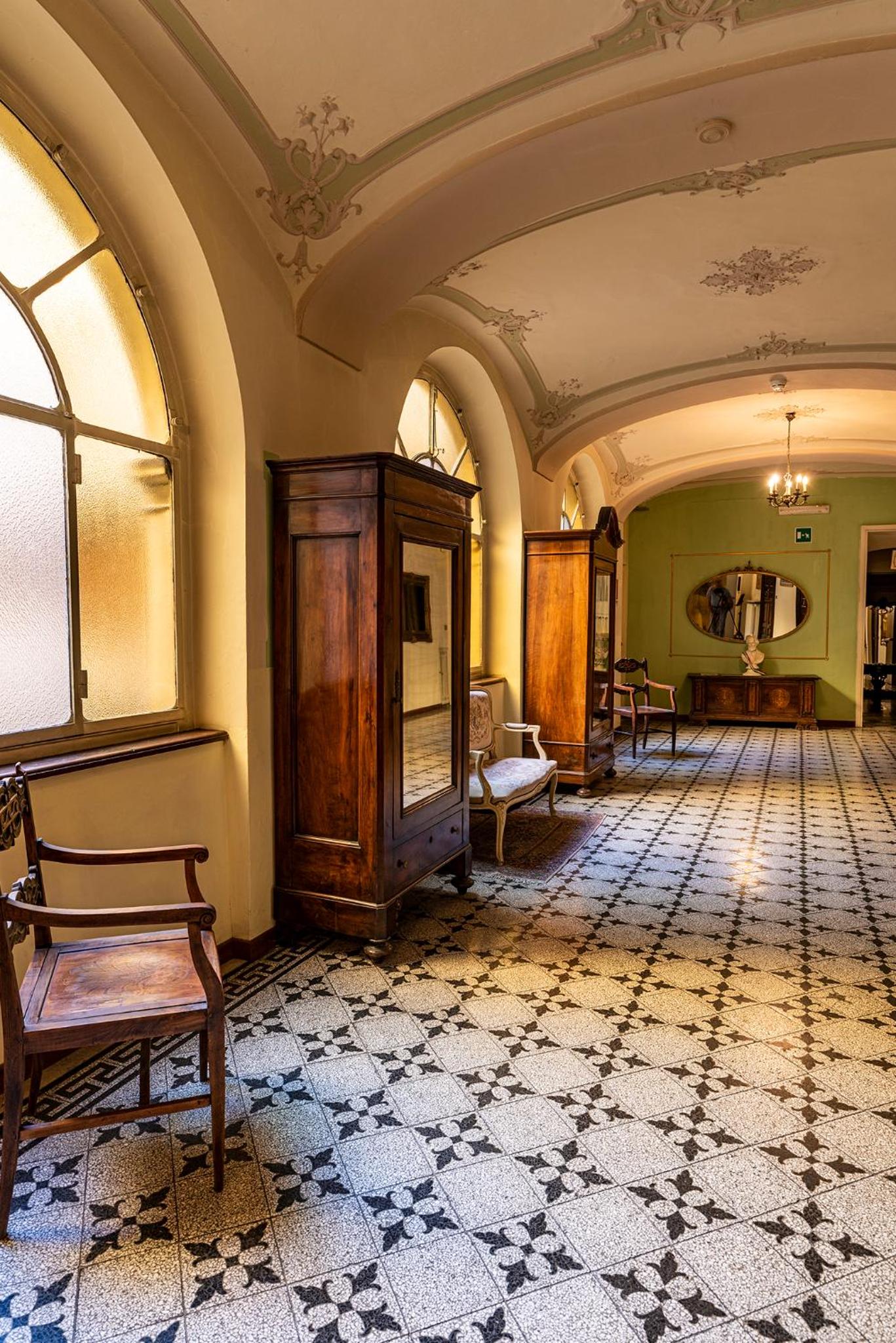 Deluxe Suite - Photo 6