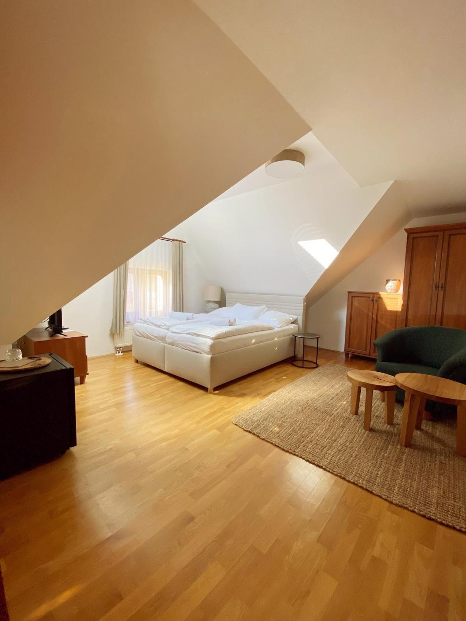 Double Room with Private Bathroom photo 3