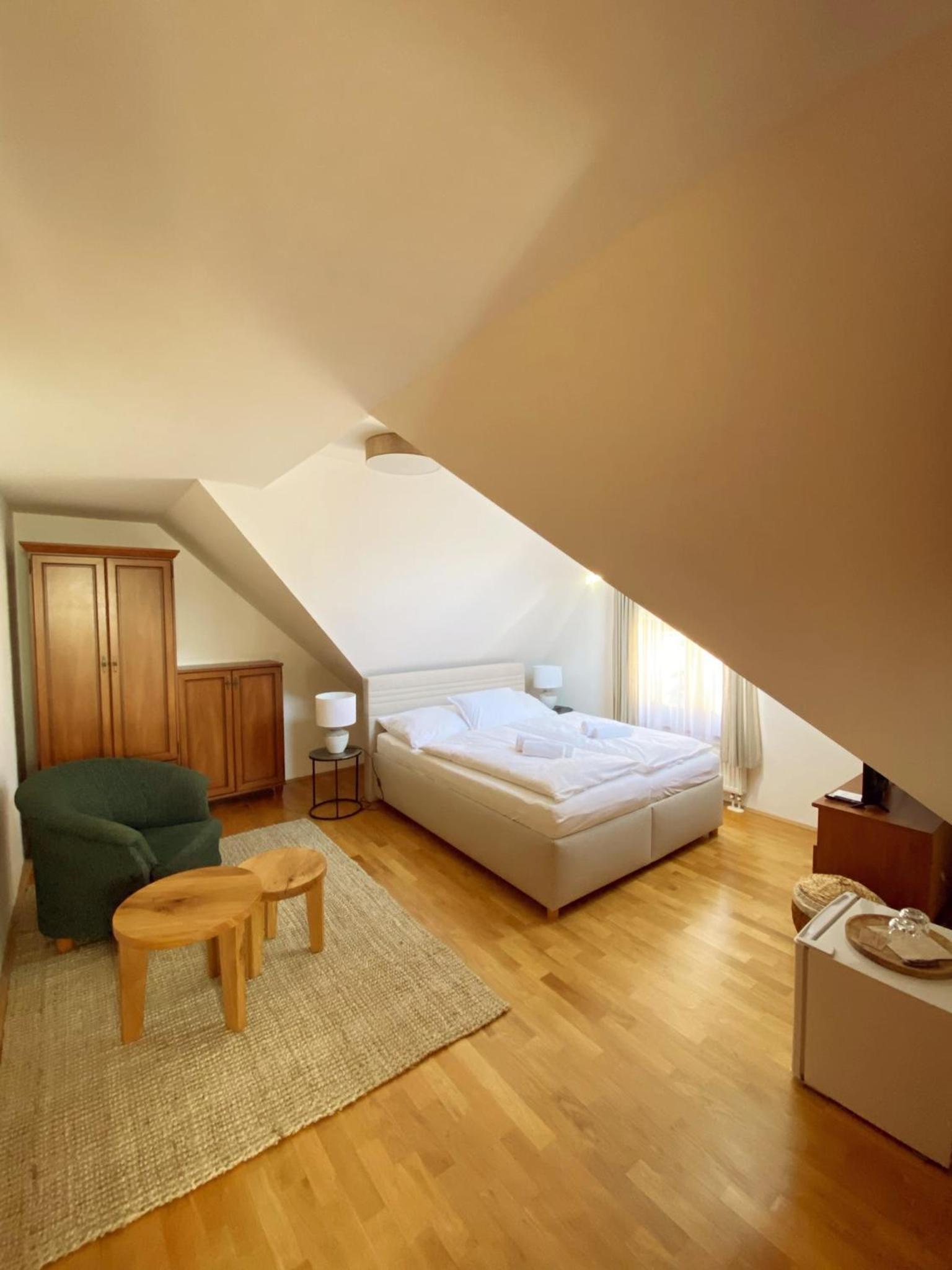Double Room with Private Bathroom photo 2
