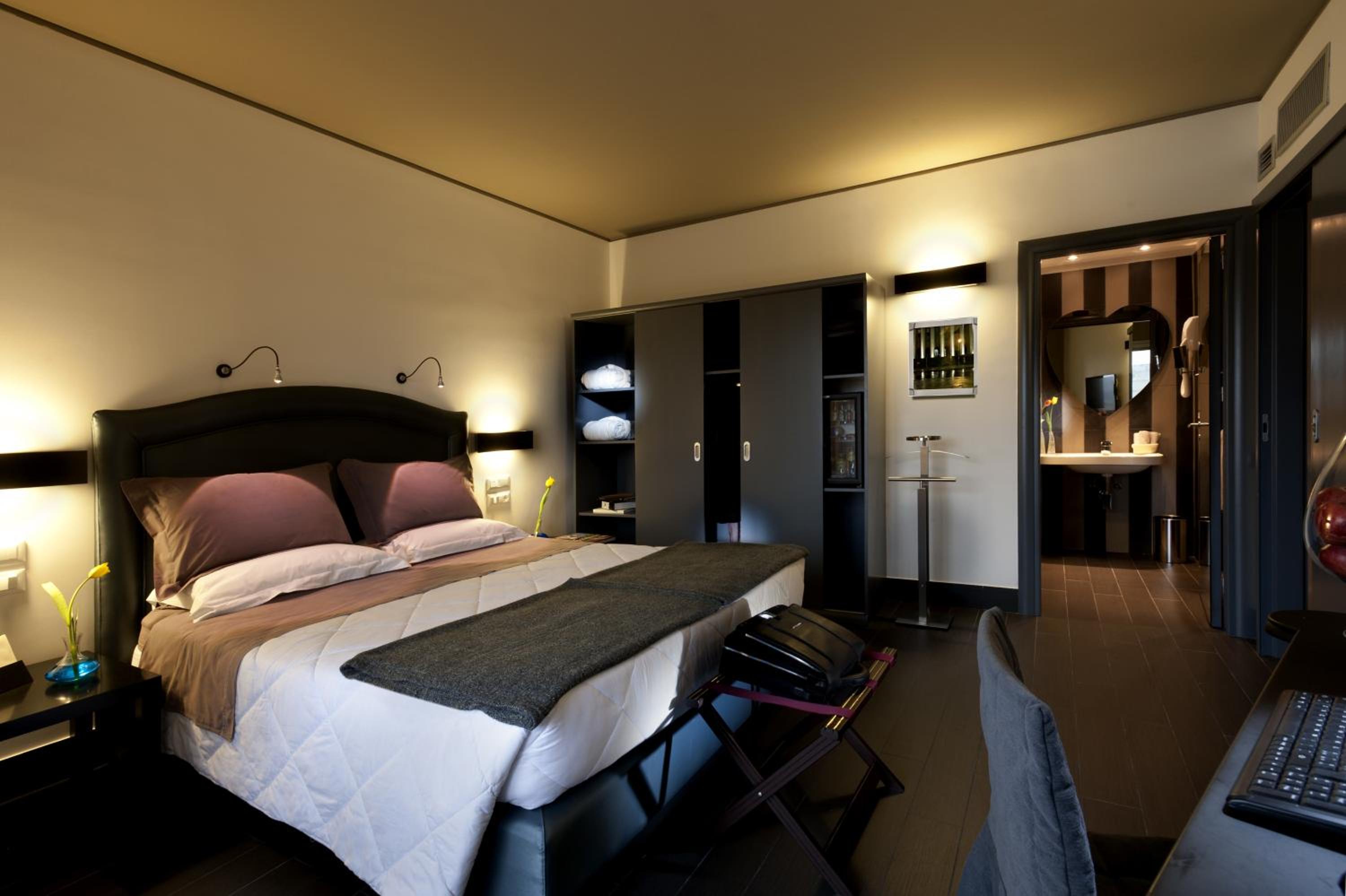 Suite - Photo 3
