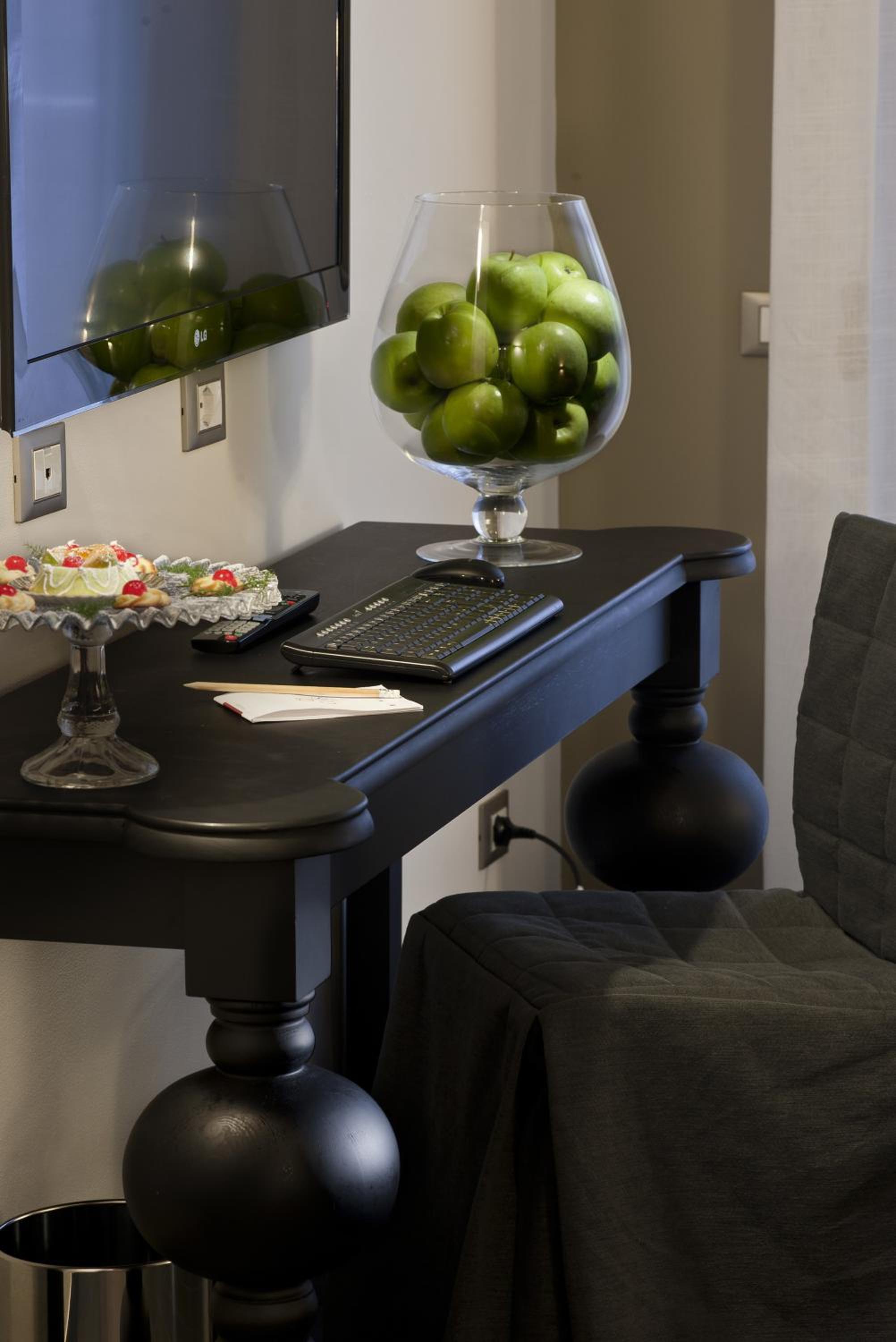 Suite - Photo 5