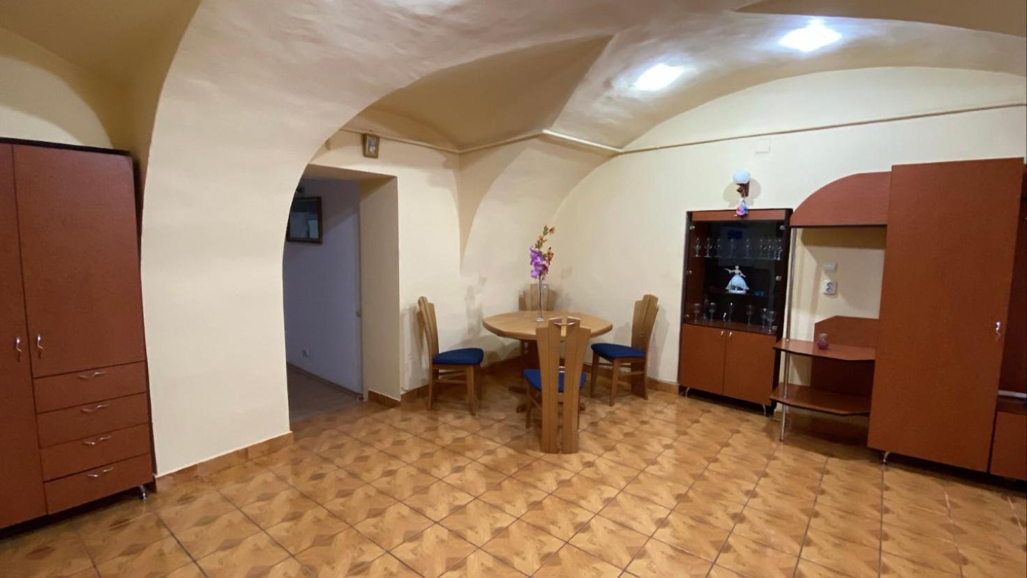 Two-Bedroom Apartment - Photo 9