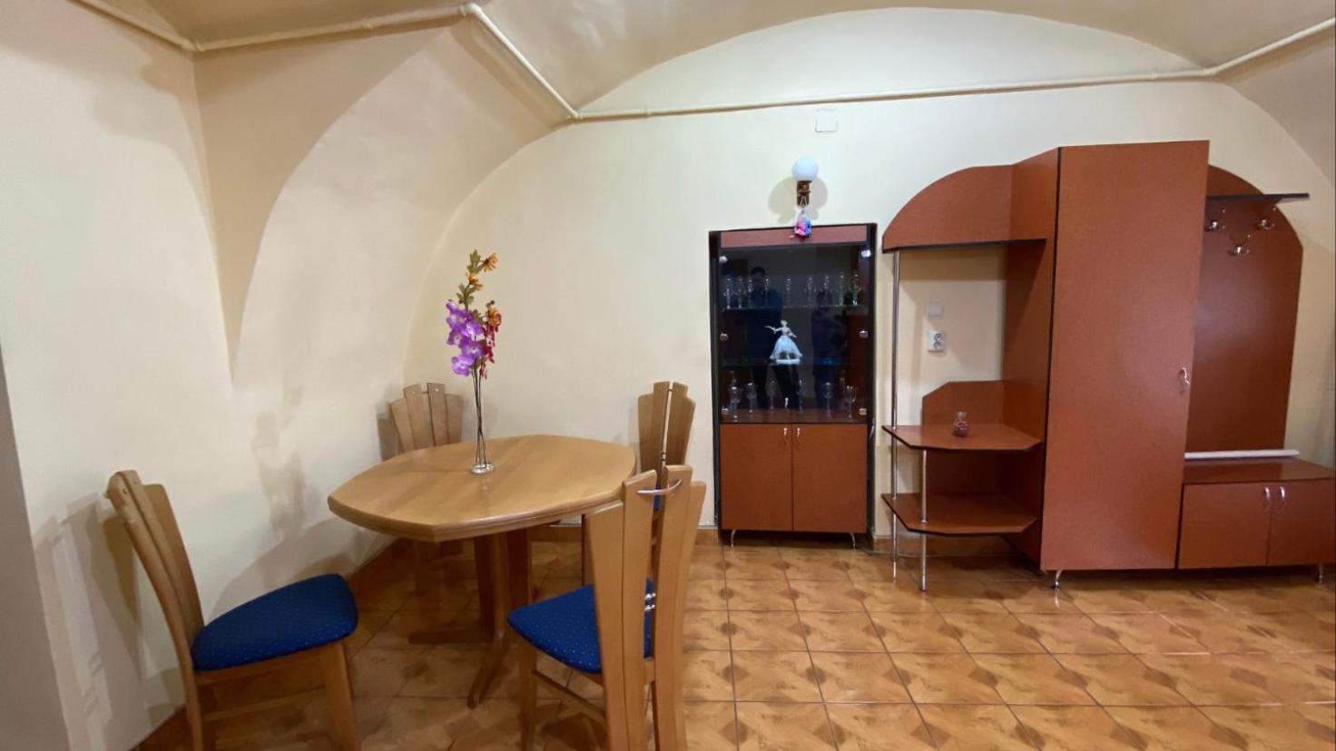 Two-Bedroom Apartment - Photo 2