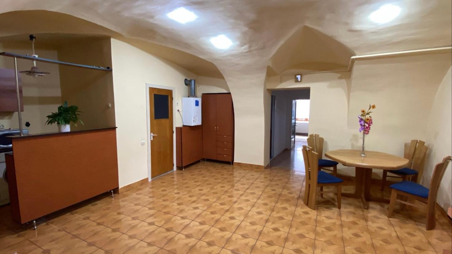 Two-Bedroom Apartment - Photo 5