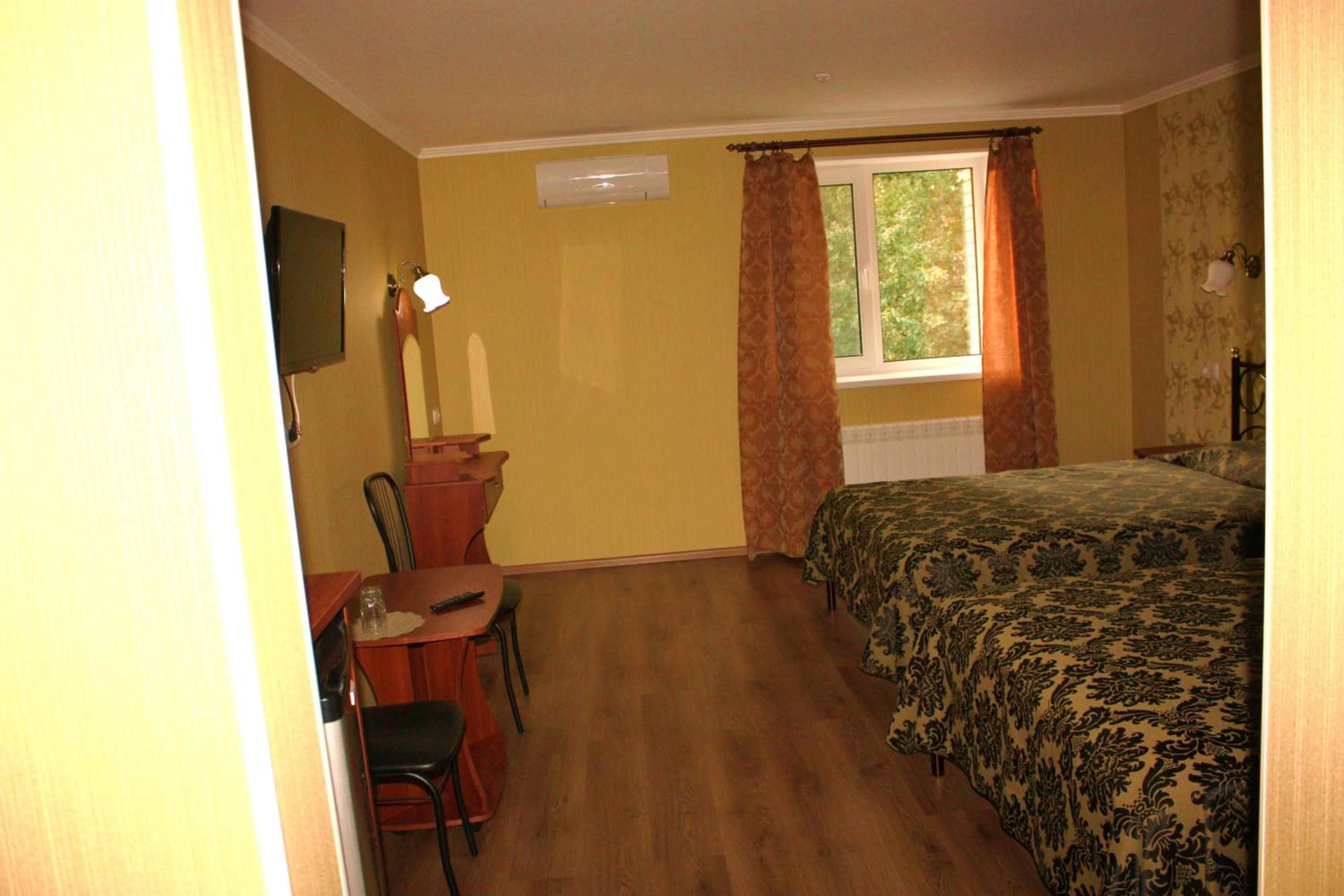 Twin Room with Shower