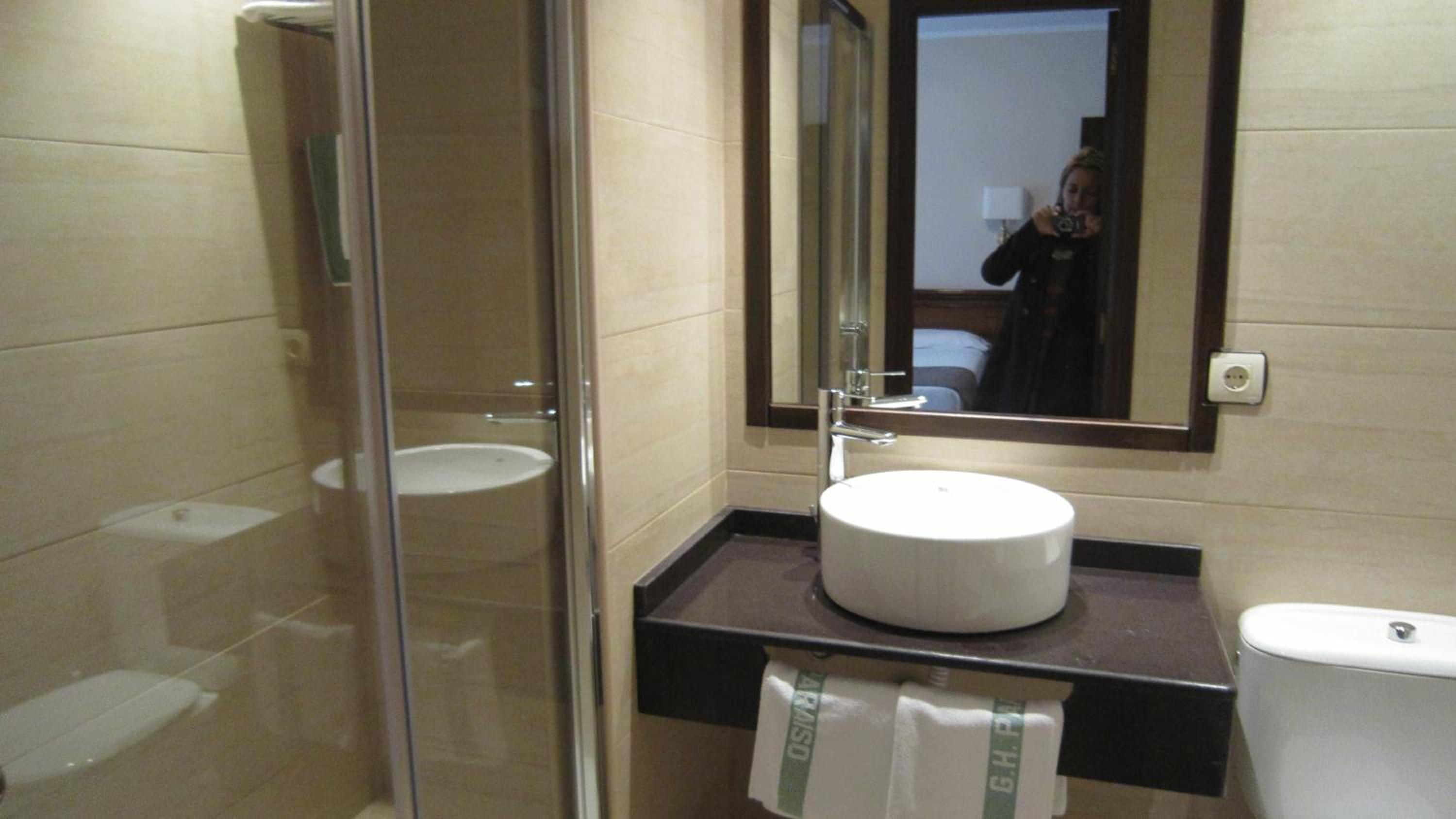 Double or Twin Room - Photo 2