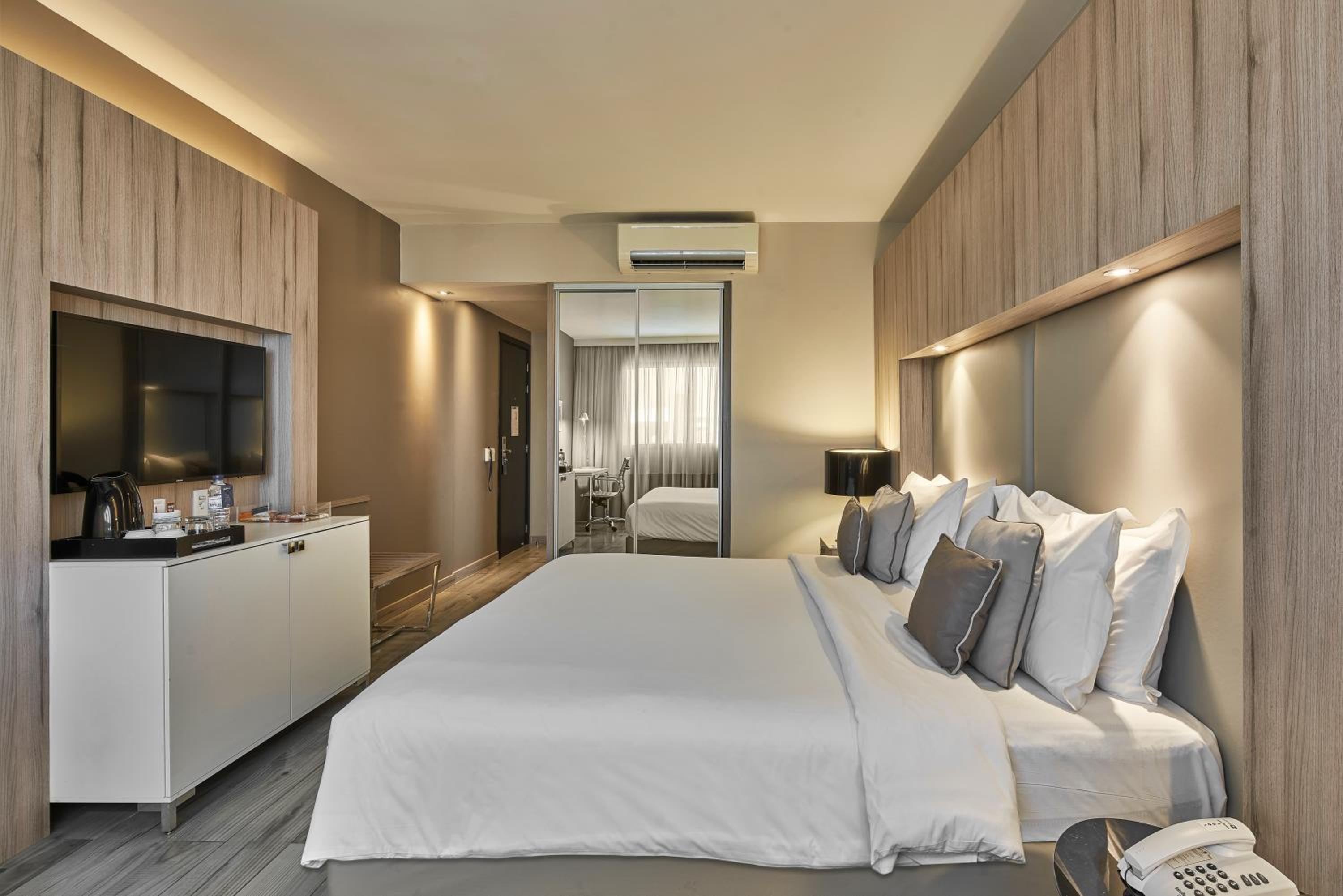 Superior King Room
