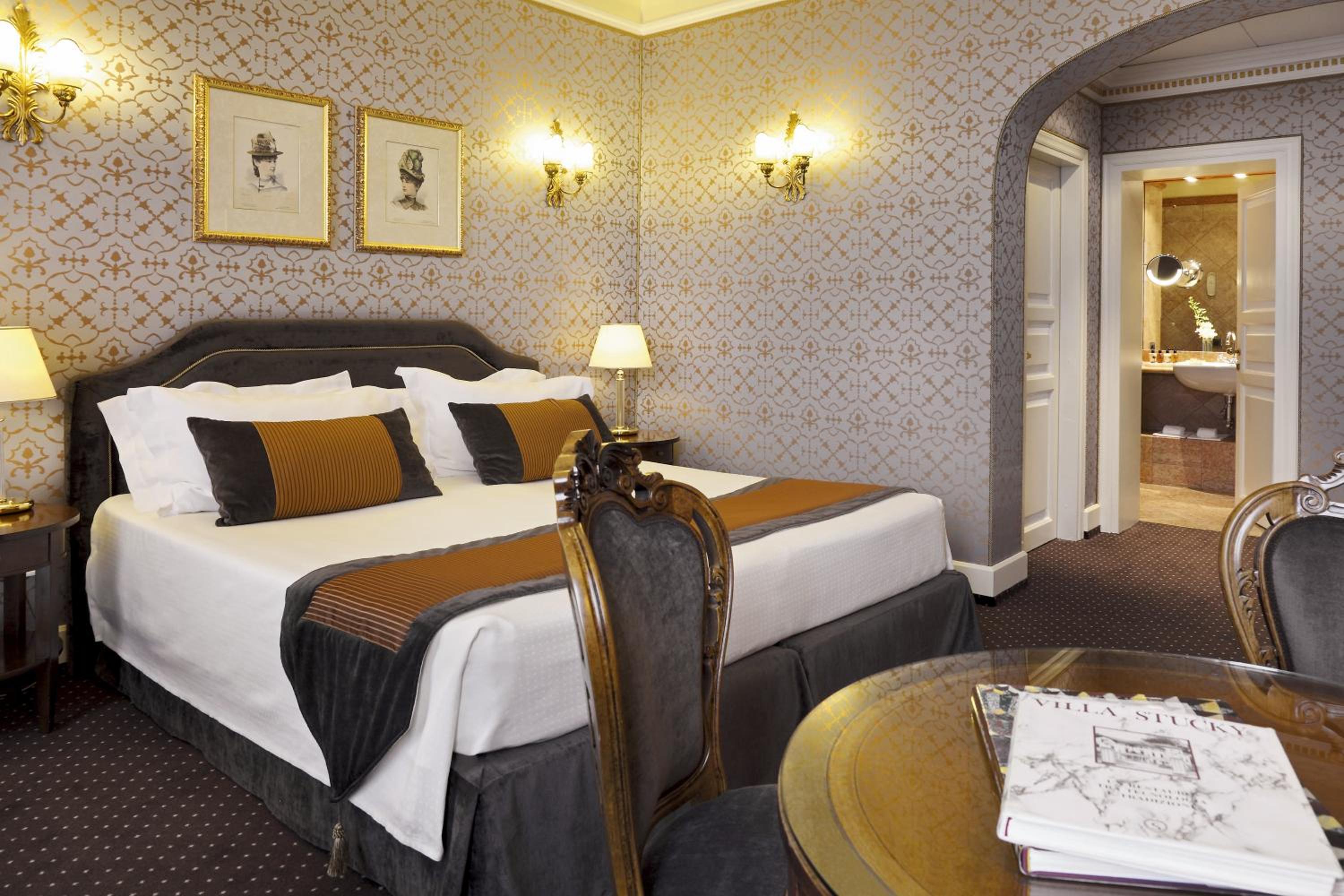 Deluxe Double or Twin Room with Lagoon View and Balcony