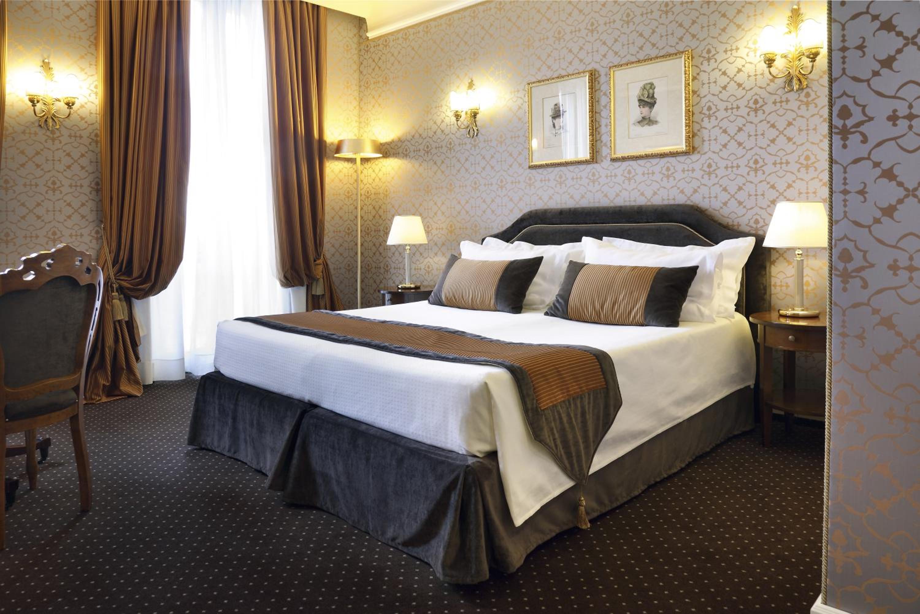 Deluxe Double or Twin Room with Lagoon View and Balcony
