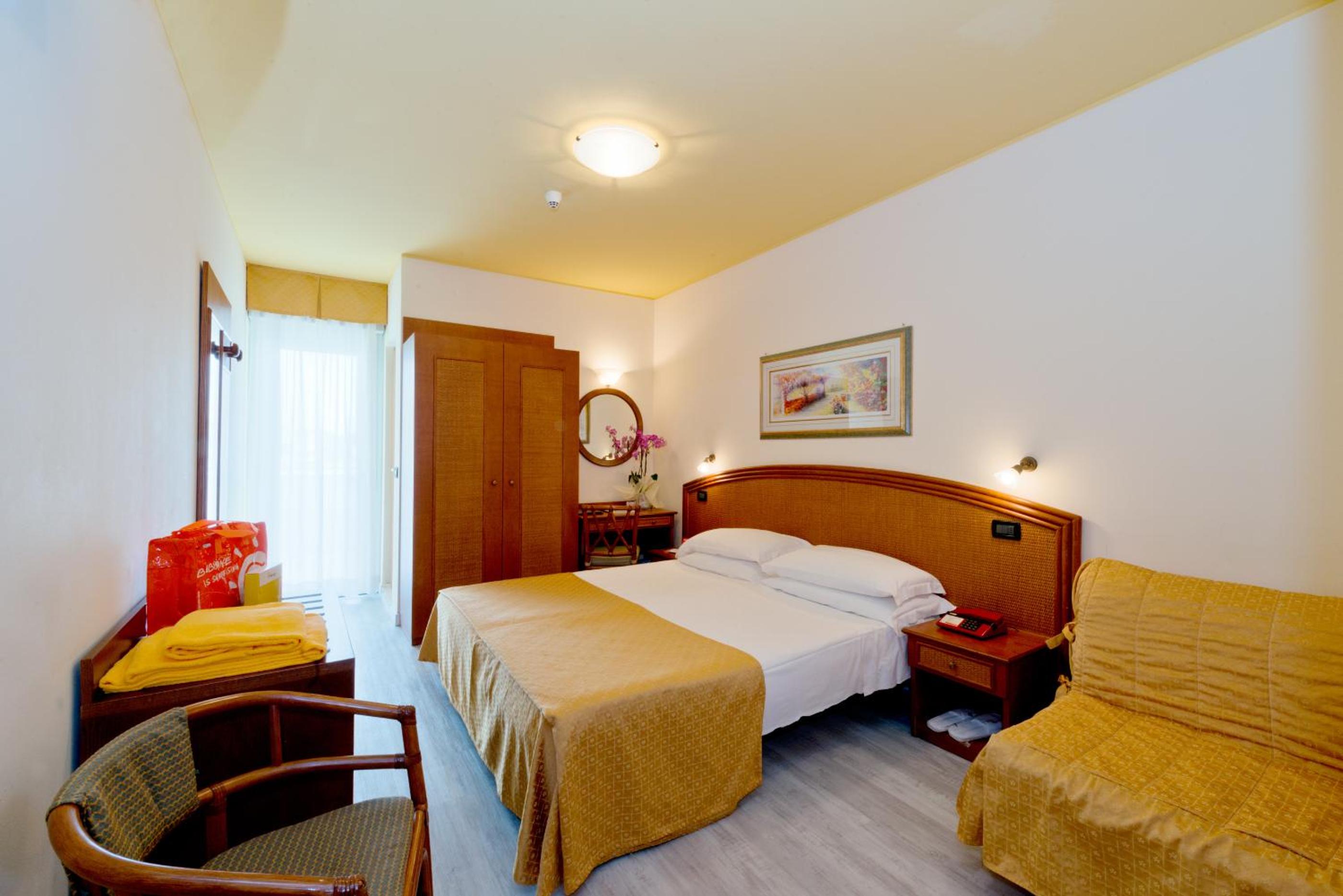 Standard Double or Twin Room - Photo 1