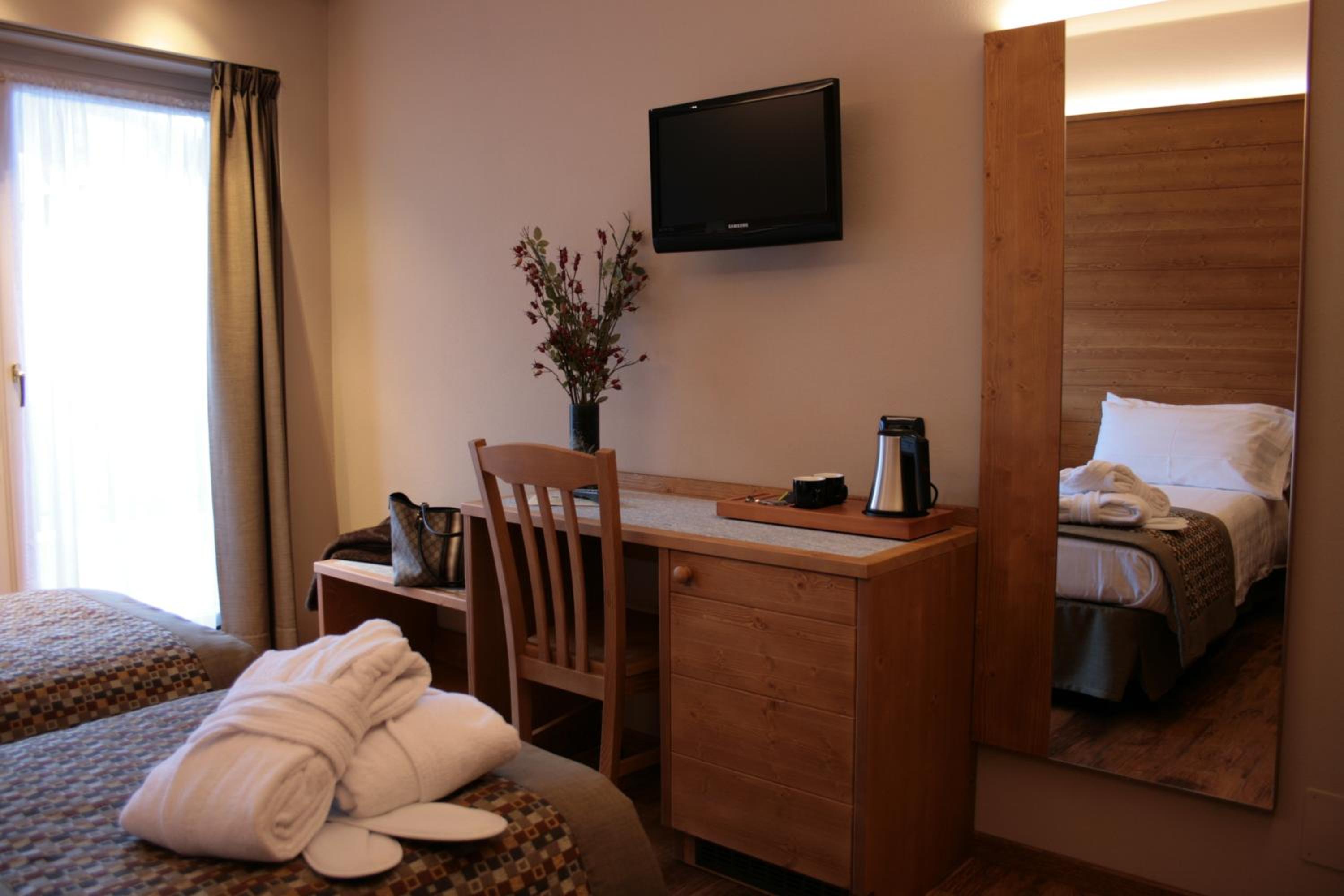 Superior Double or Twin Room photo 3