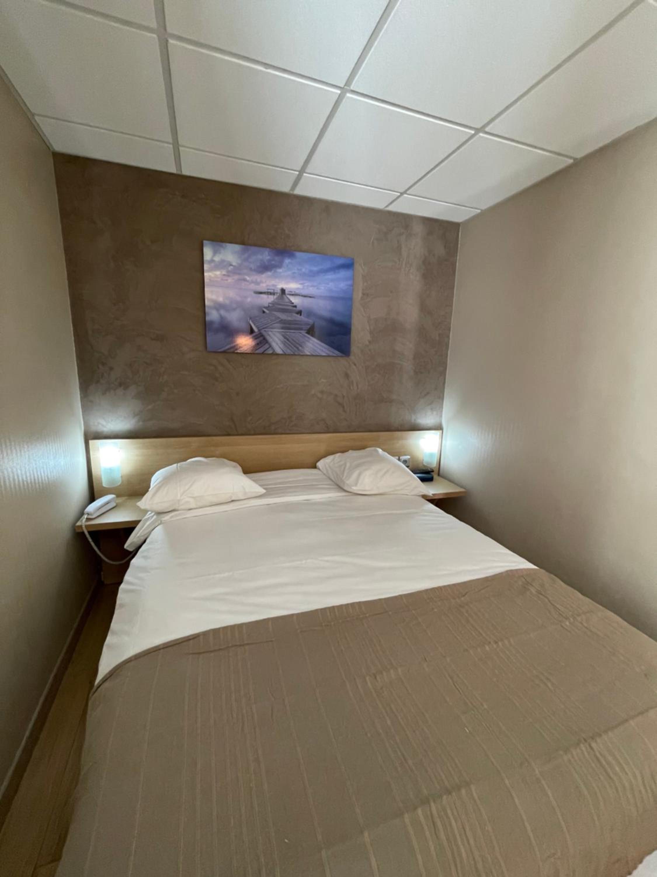 Single Room photo 3