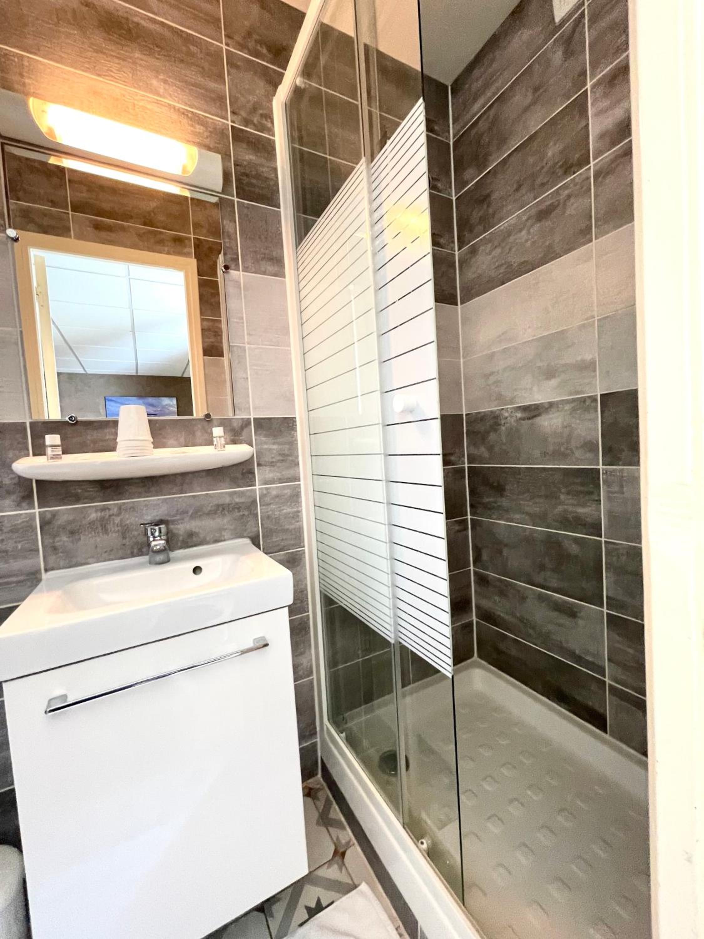 Single Room photo 2