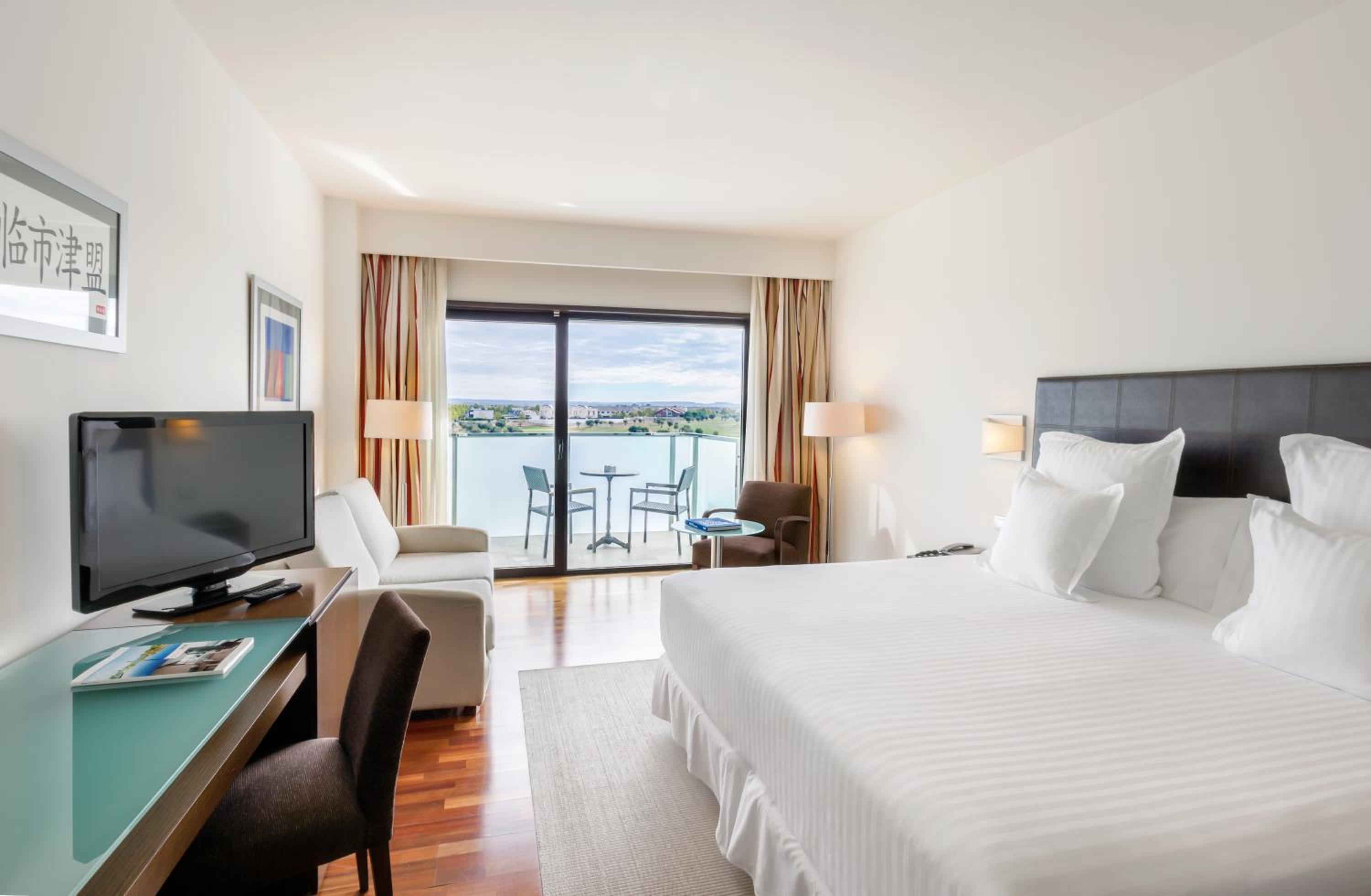 Deluxe Room - Photo 1