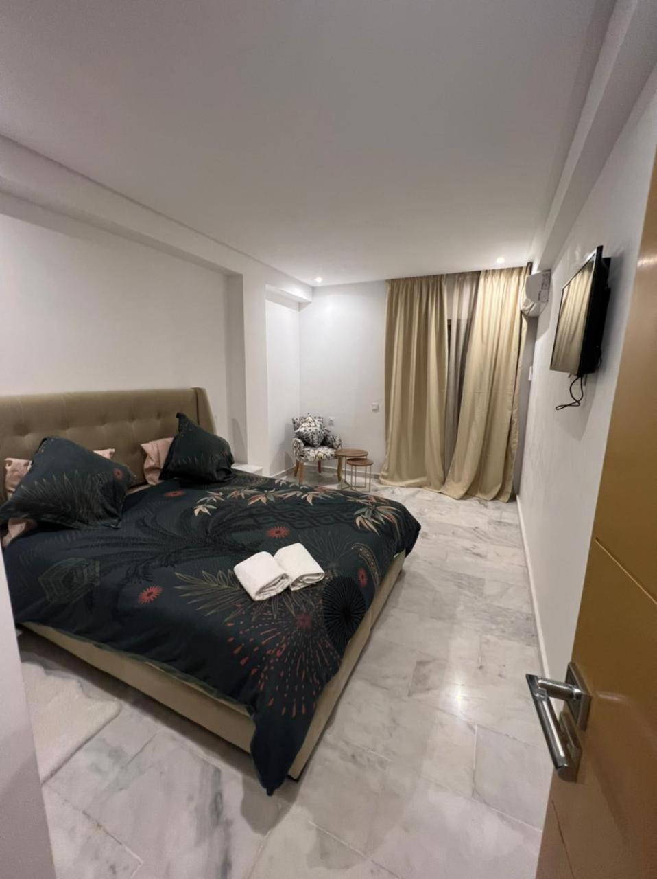 One-Bedroom Apartment - Photo 12