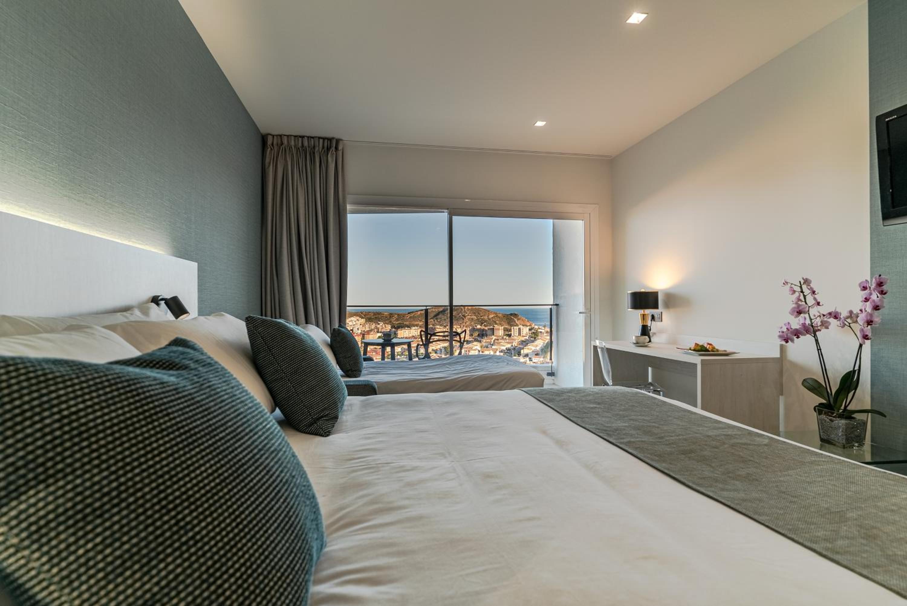 Luxury Double Room with Sea View - Photo 2