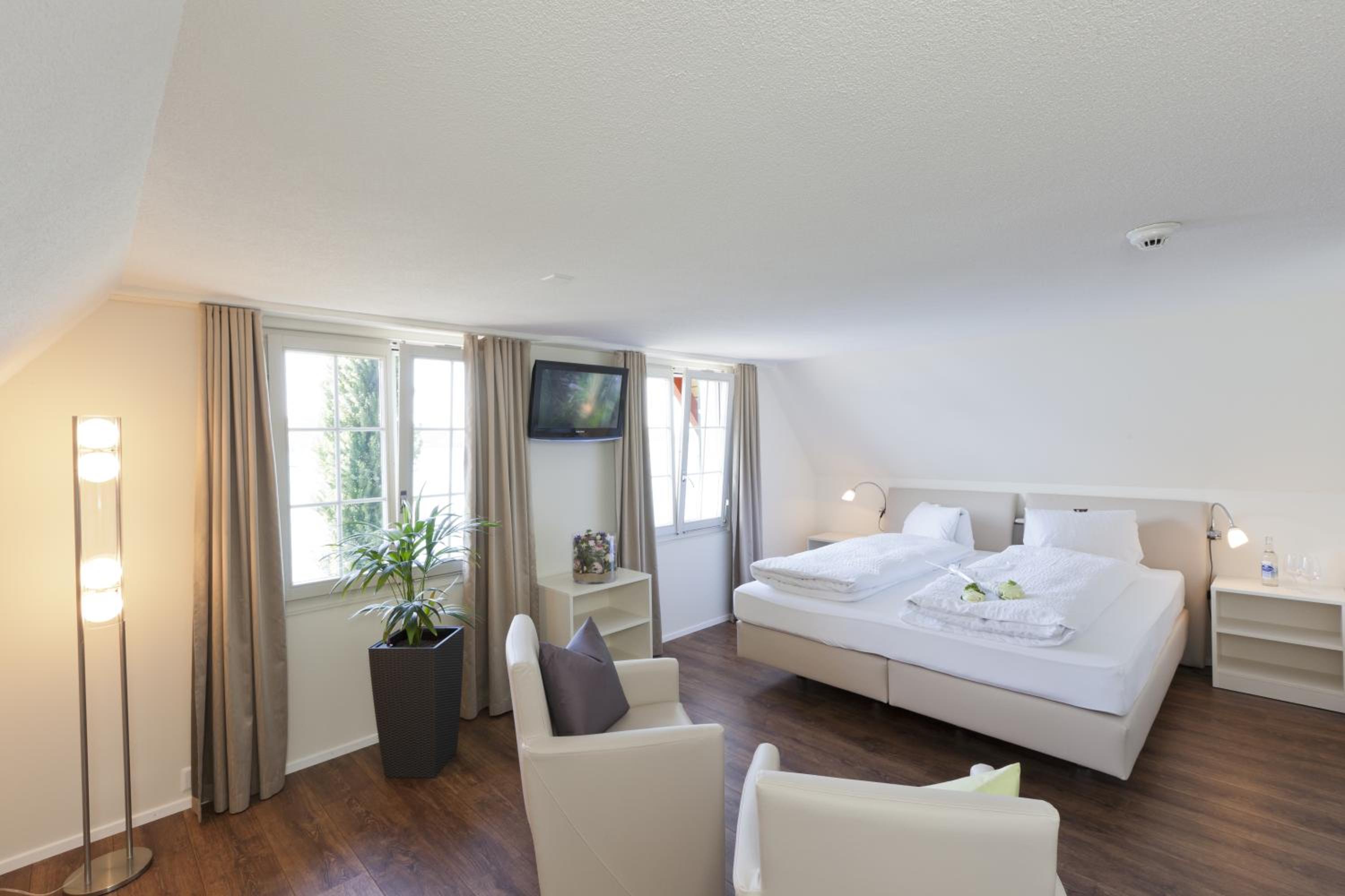 Double Room with Lake View photo 3