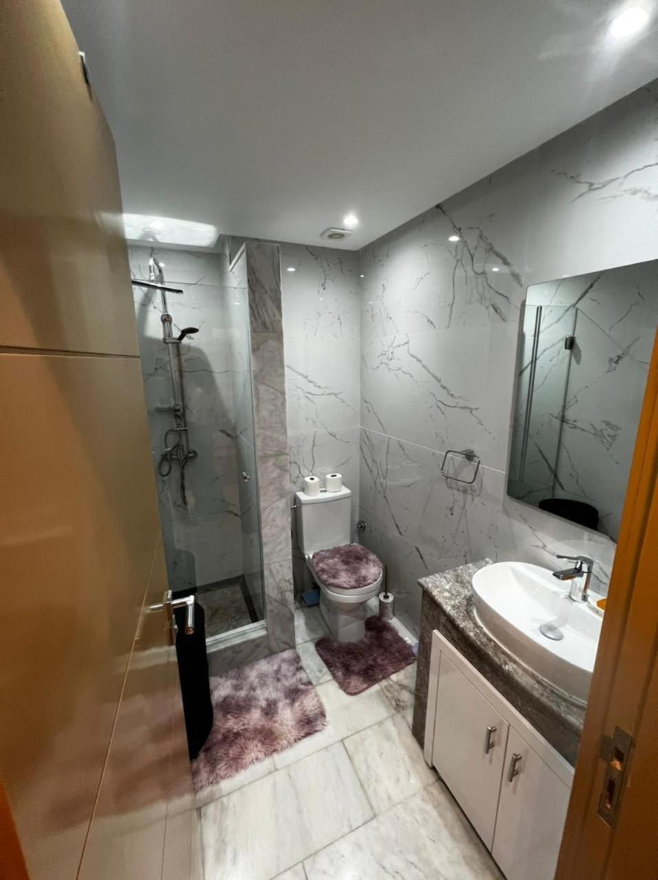 One-Bedroom Apartment - Photo 4