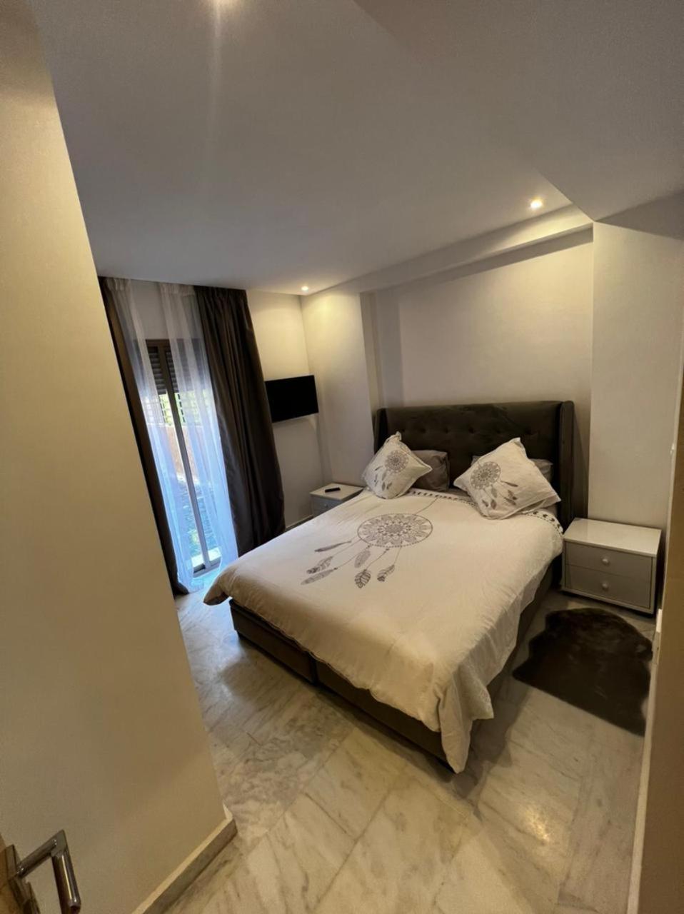One-Bedroom Apartment - Photo 10