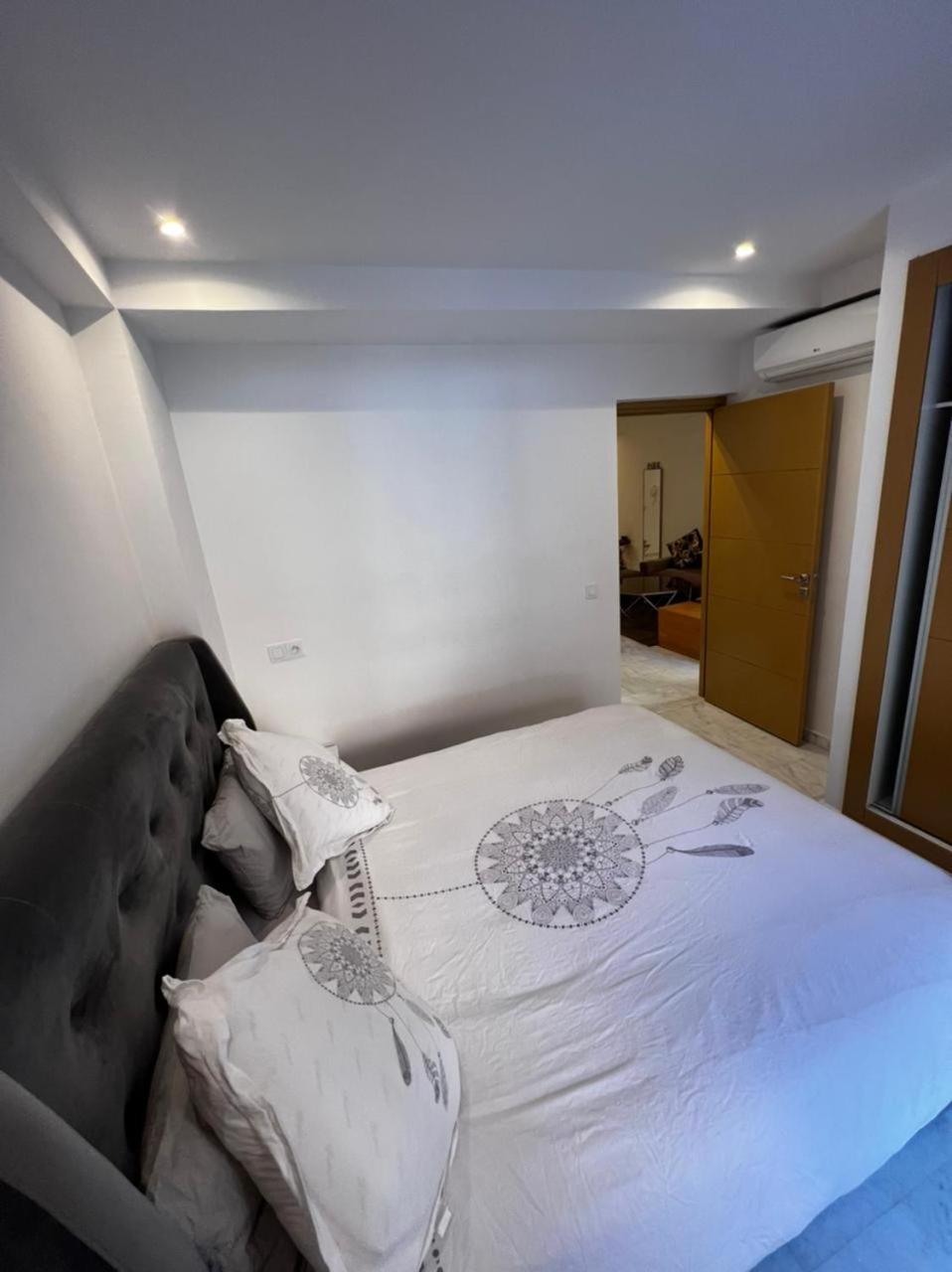 One-Bedroom Apartment - Photo 9
