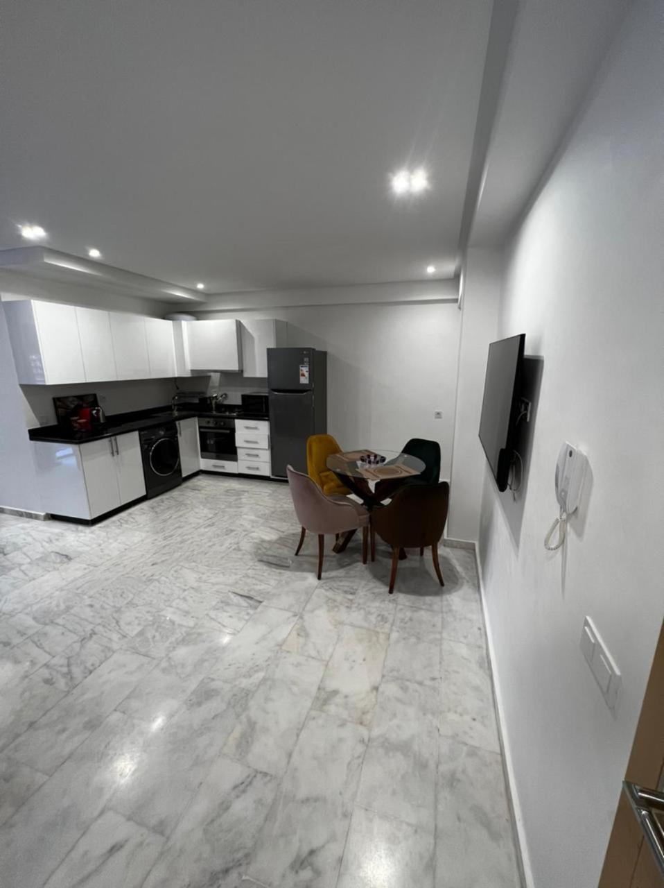 One-Bedroom Apartment - Photo 13