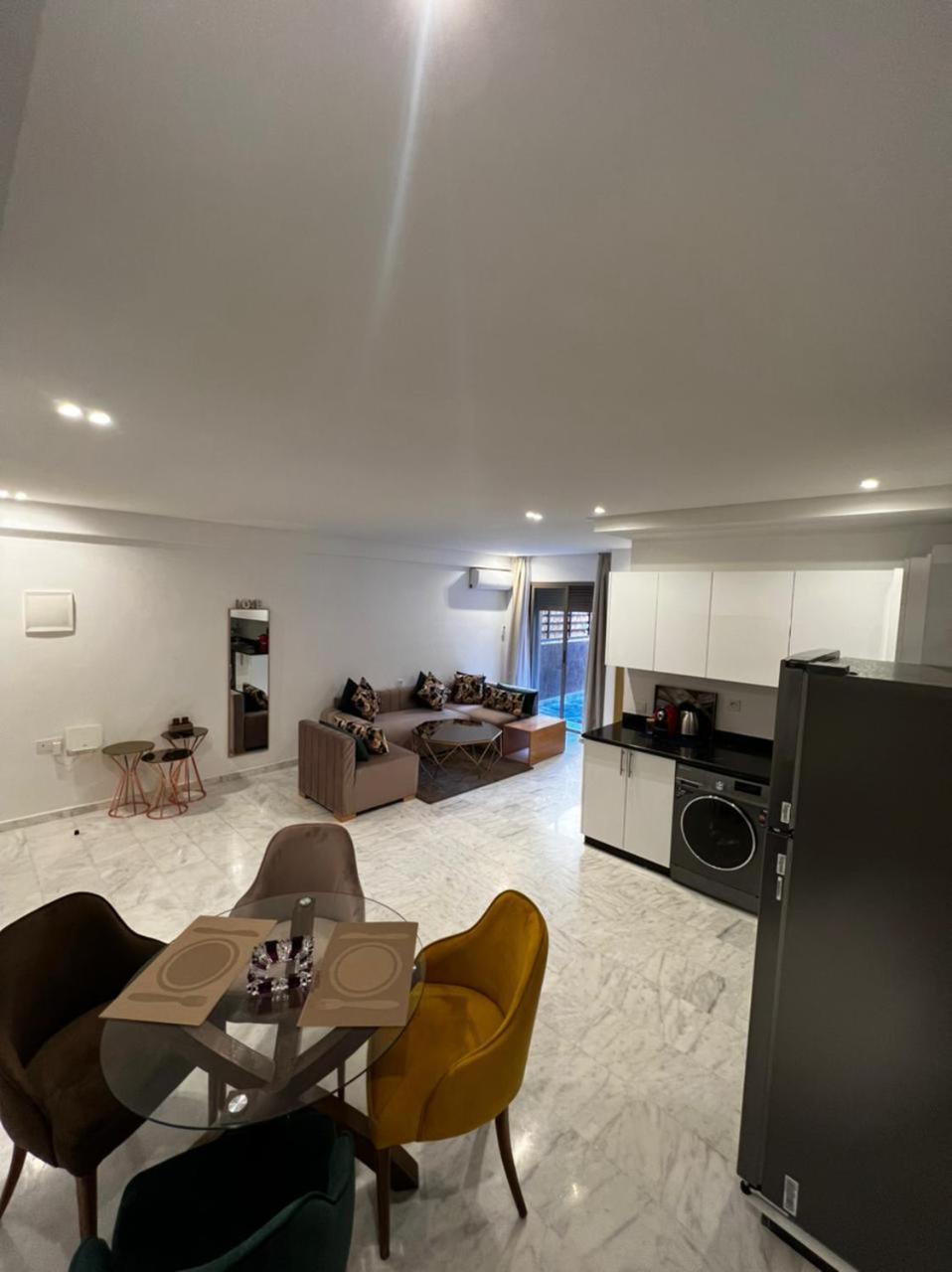 One-Bedroom Apartment - Photo 12