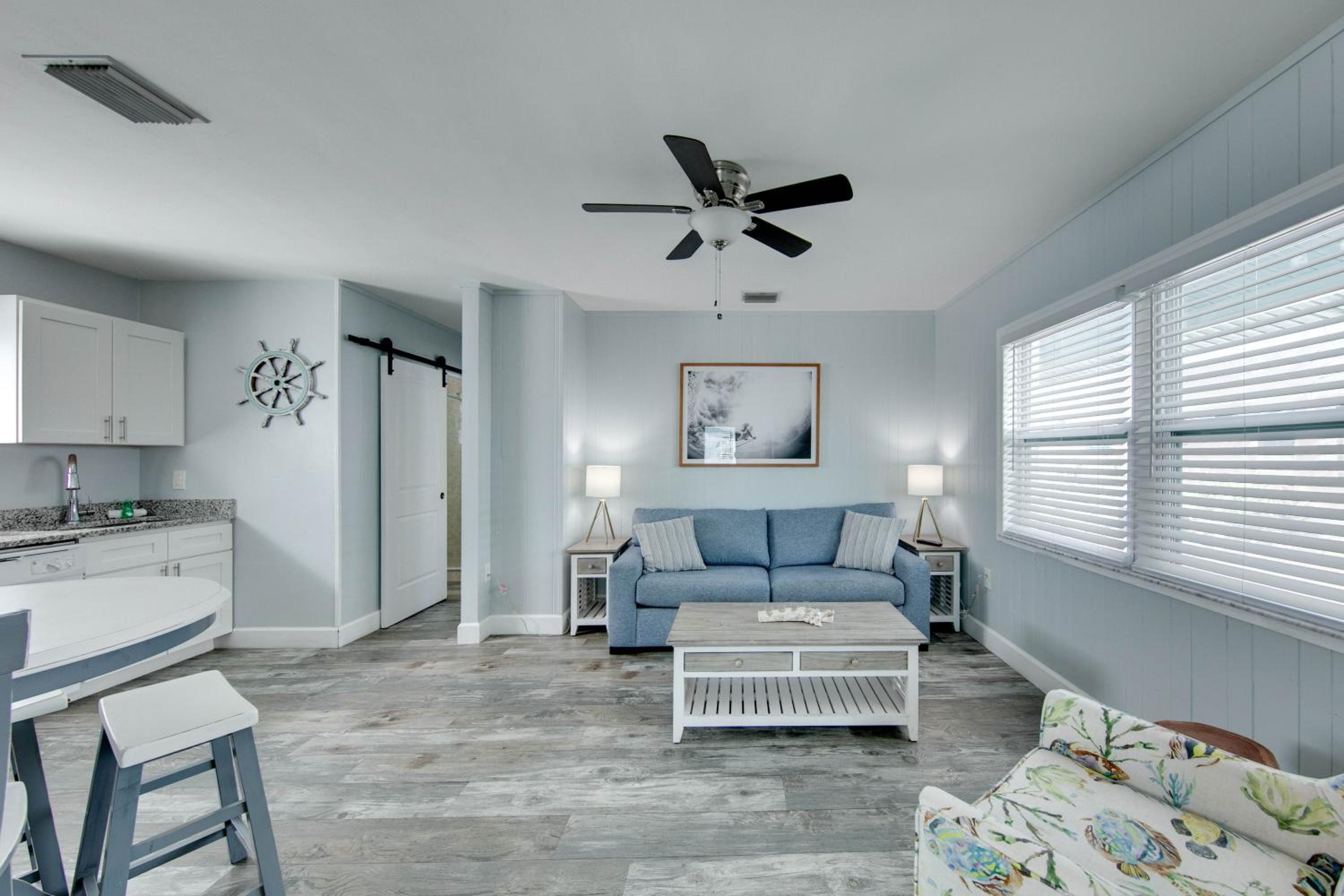 Queen Suite Courtyard (Unit 6) photo 2