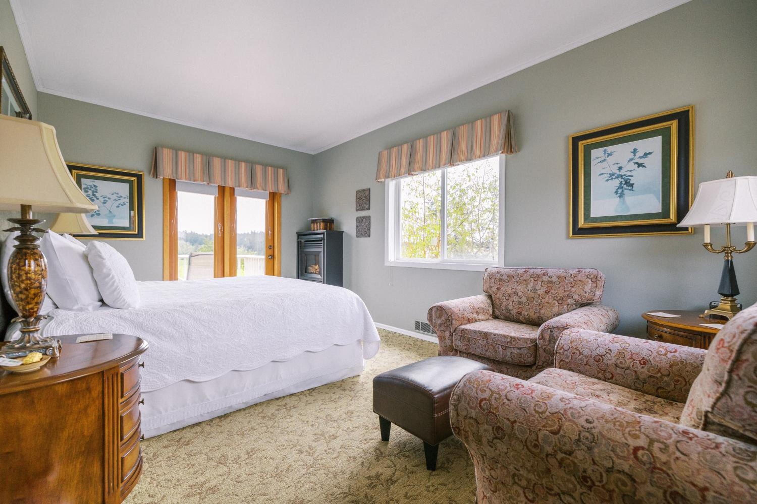 Deluxe King Room 2nd Floor - Bay Laurel photo 2