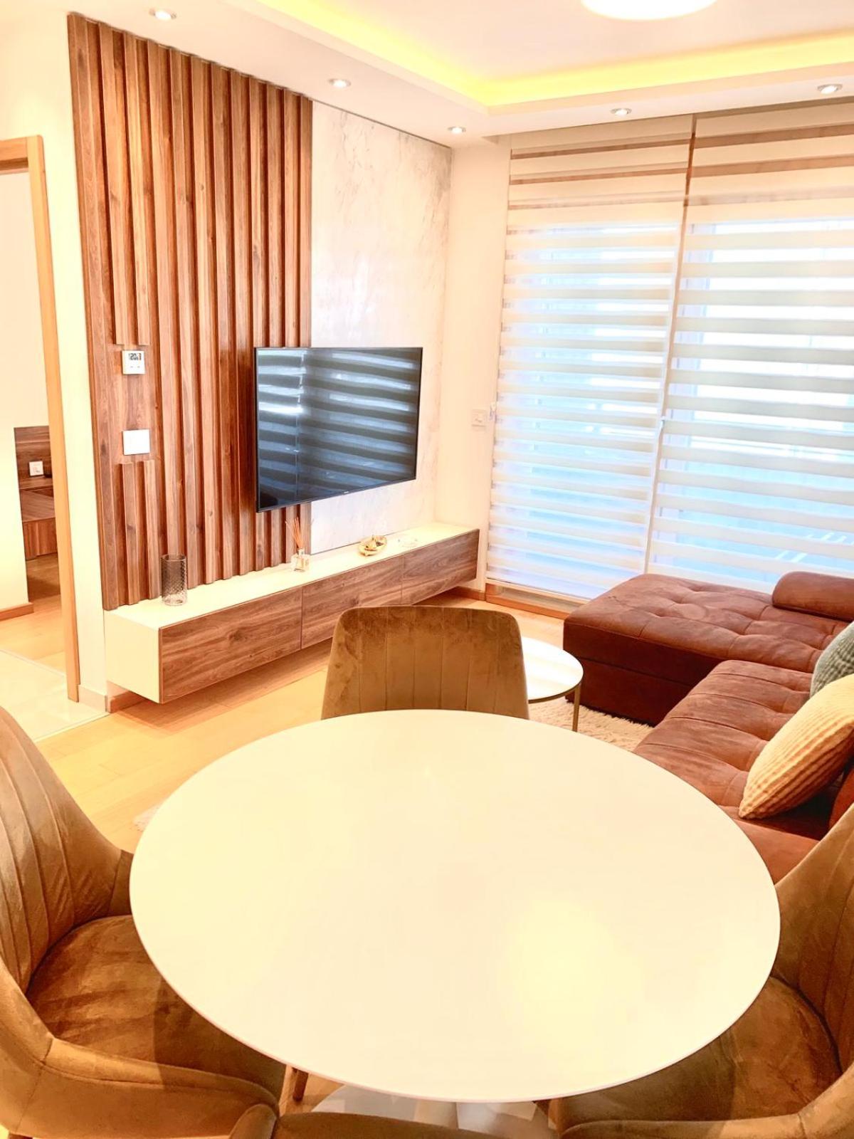 Apartment with Mountain View photo 3