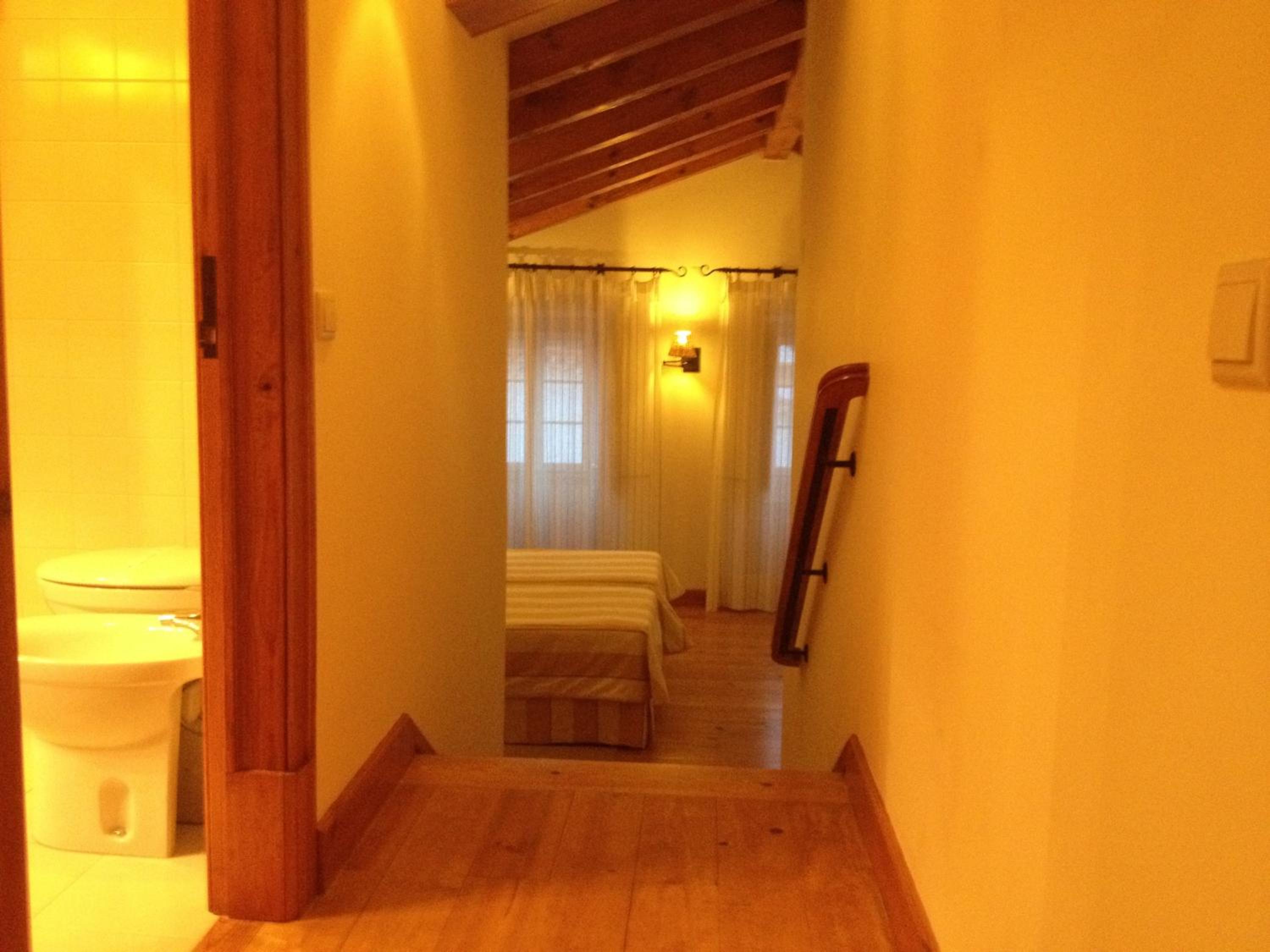 Double or Twin Room - Photo 12