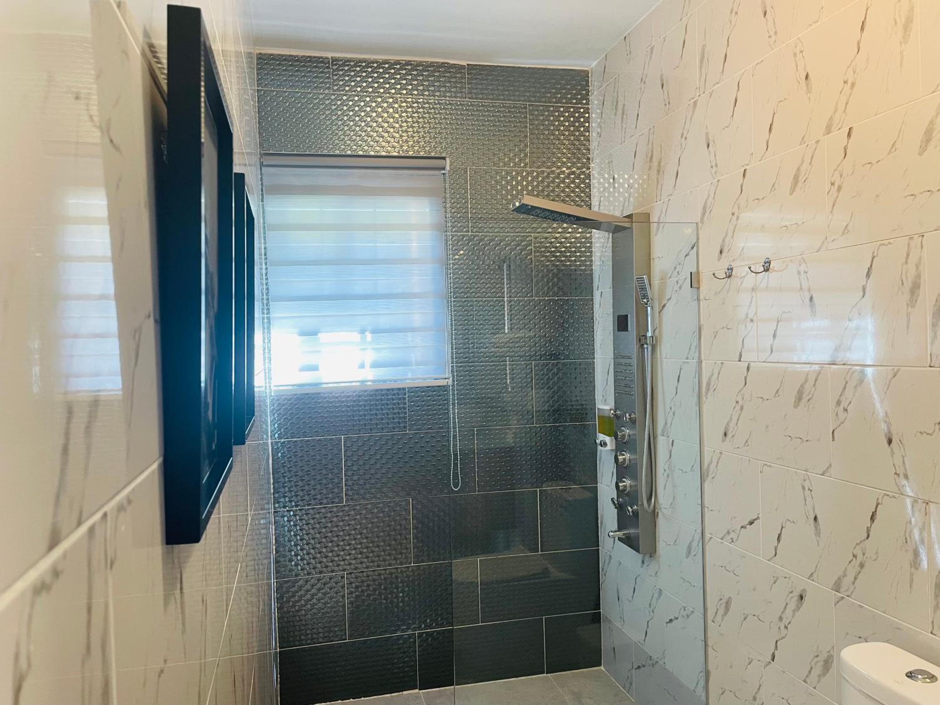 Deluxe Junior Suite - Photo 14
