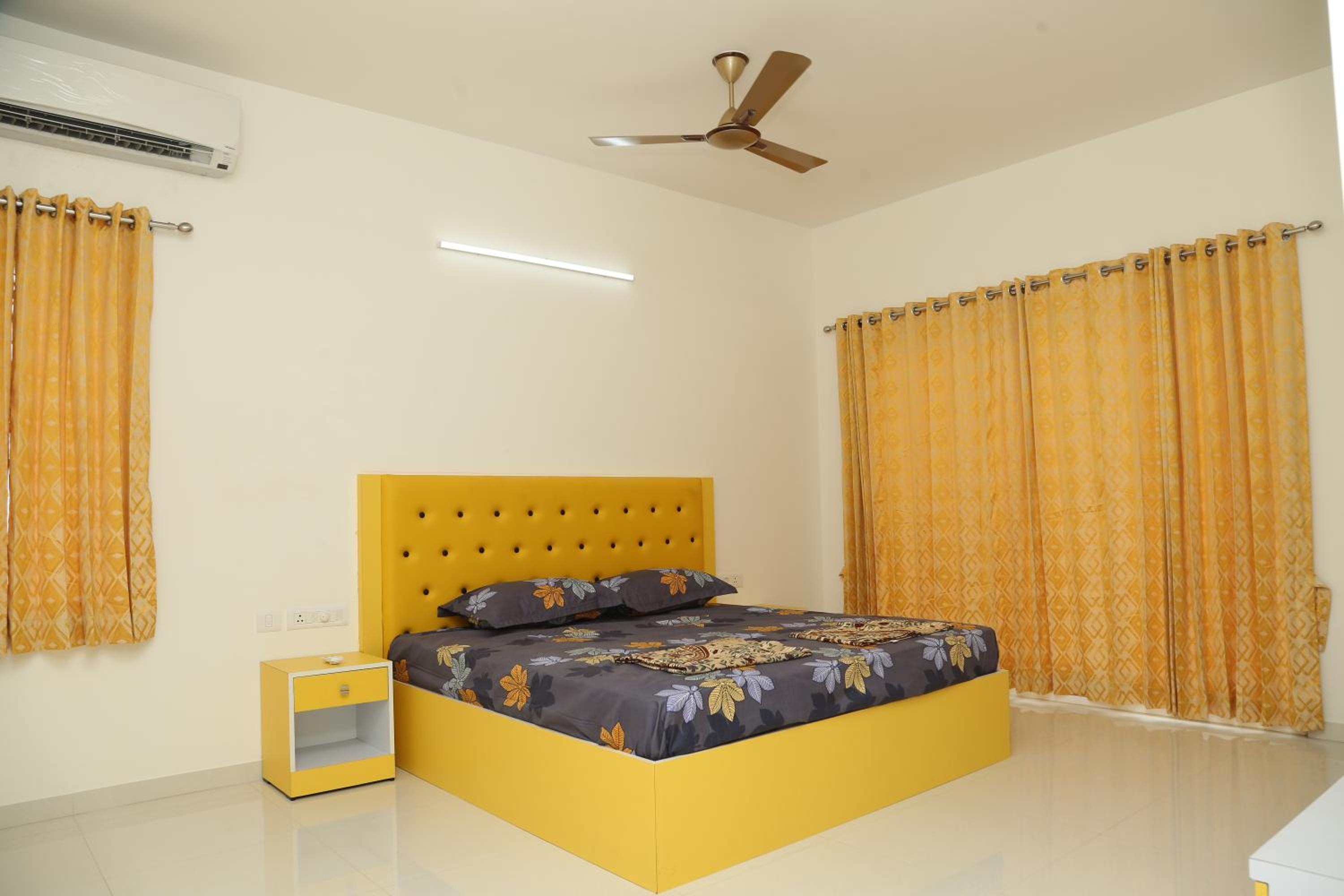 Villa photo 1